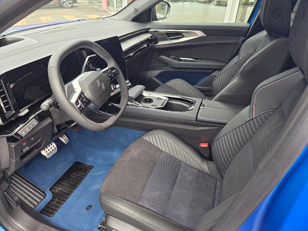 RENAULT Rafale 1.2 E-Tech Plug-in Hybrid 300 4x4 Atelier Alpine-image-6