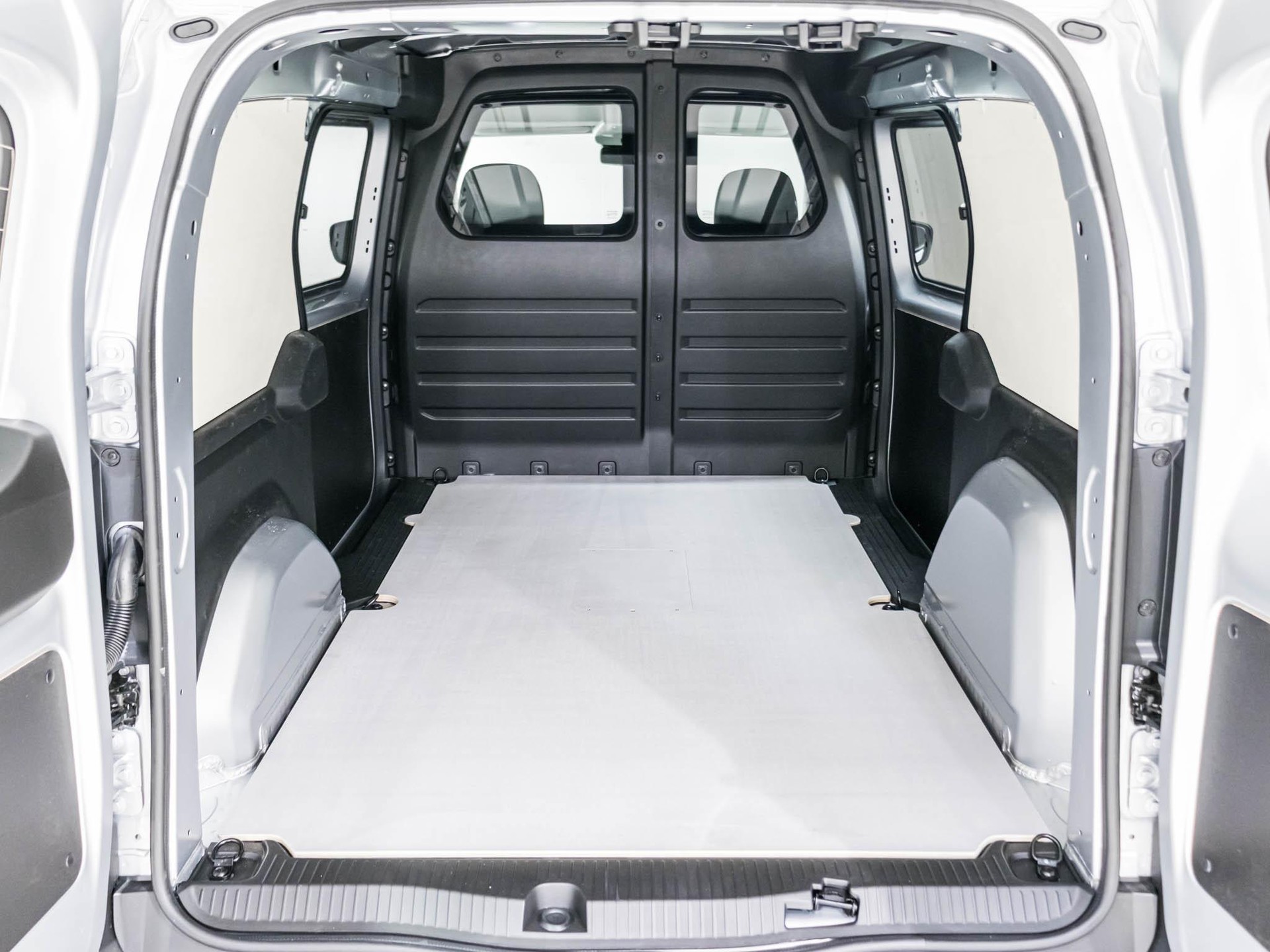 MERCEDES-BENZ eCitan Kasten BASE Lang-image-13