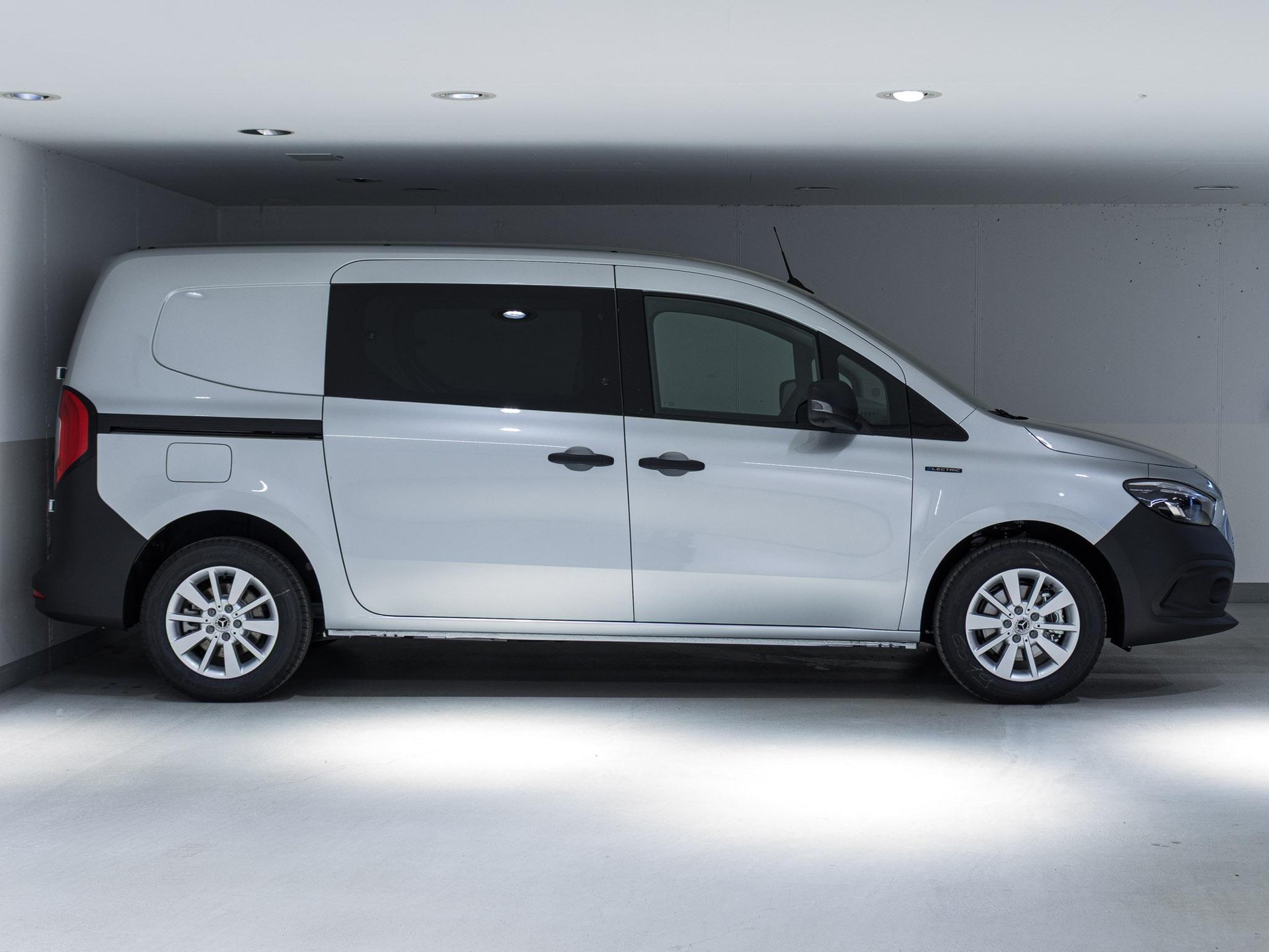 MERCEDES-BENZ eCitan Kasten BASE Lang-image-1