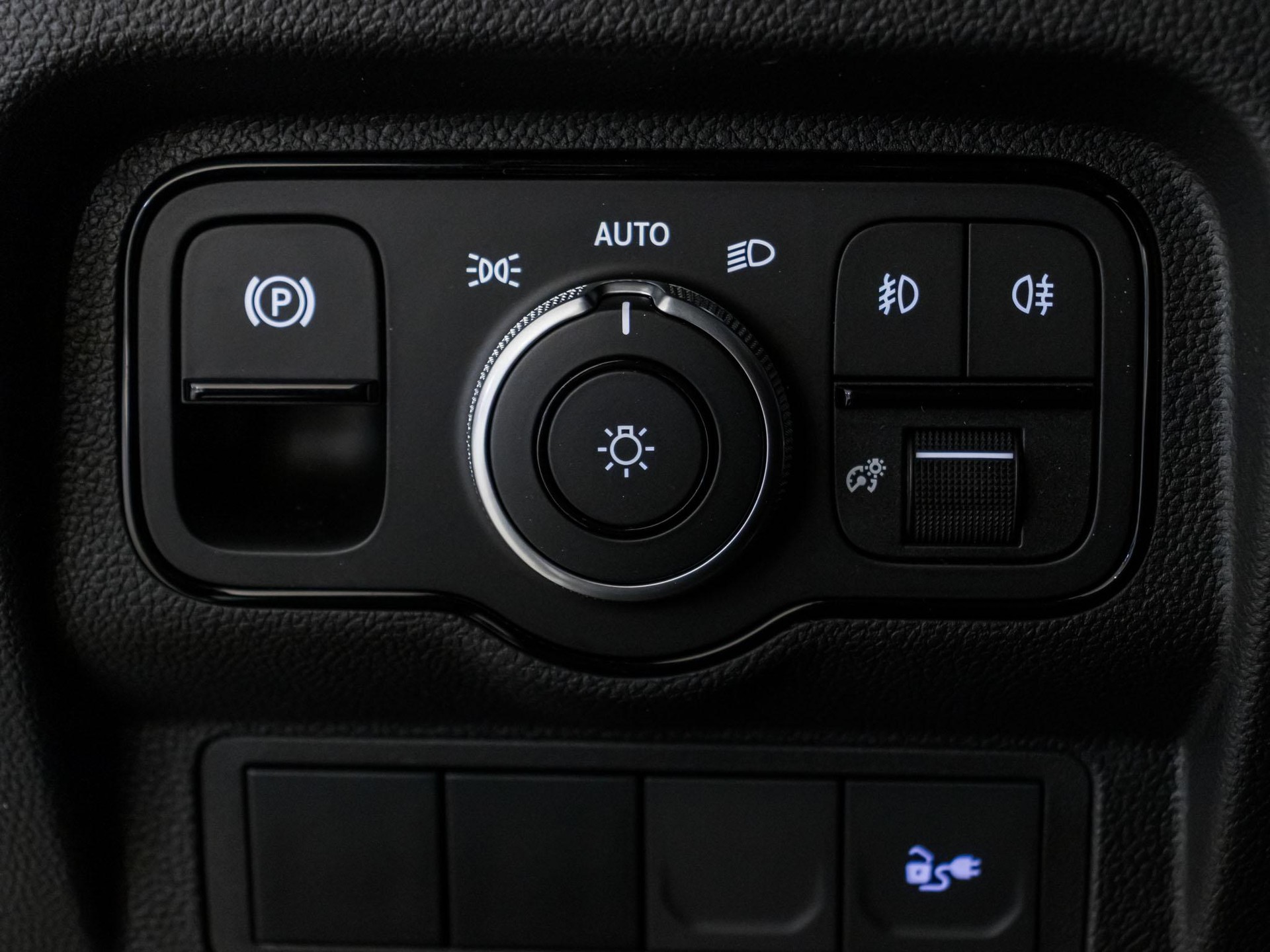 MERCEDES-BENZ eCitan Kasten BASE Lang-image-10