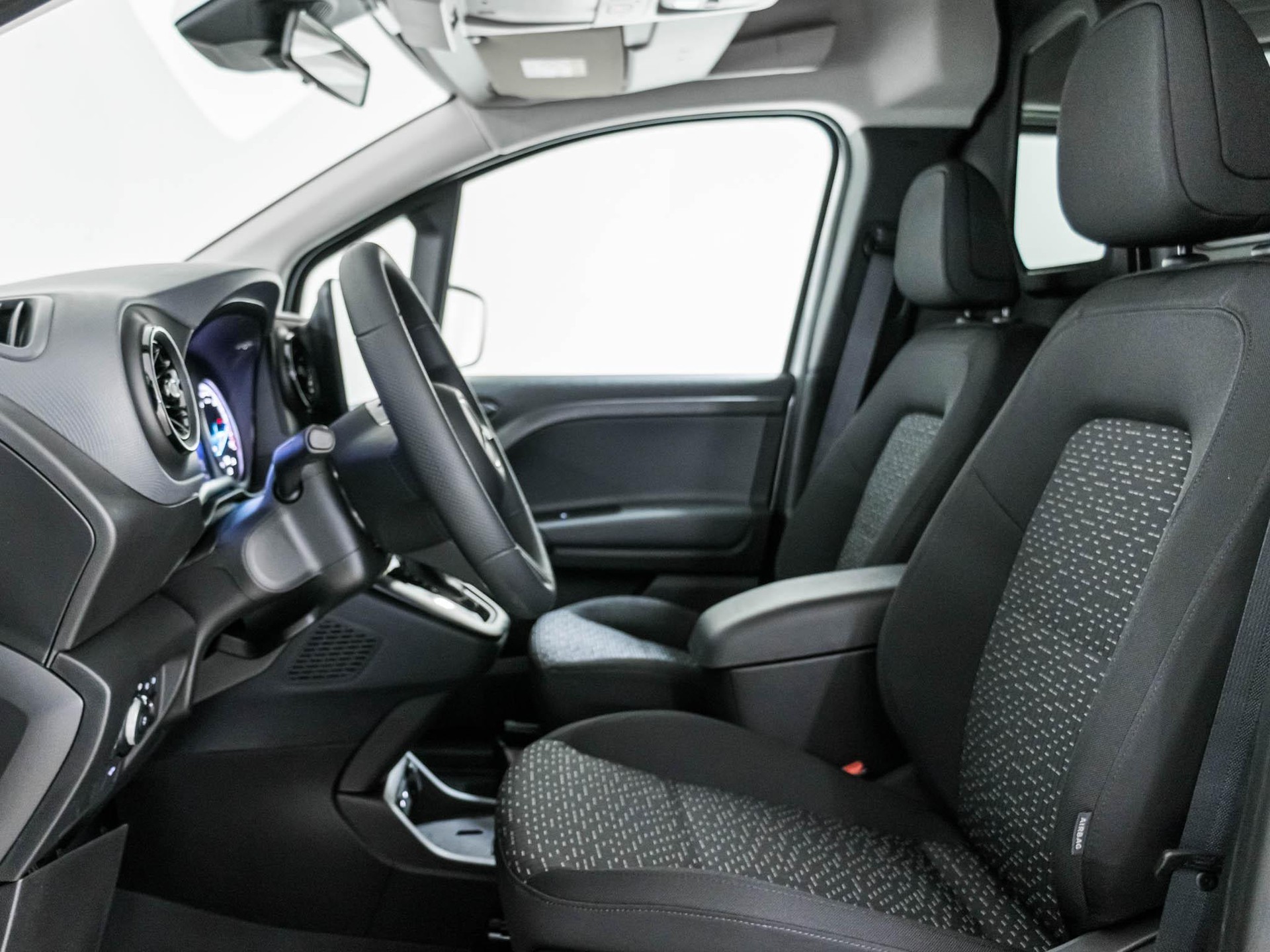MERCEDES-BENZ eCitan Kasten BASE Lang-image-6