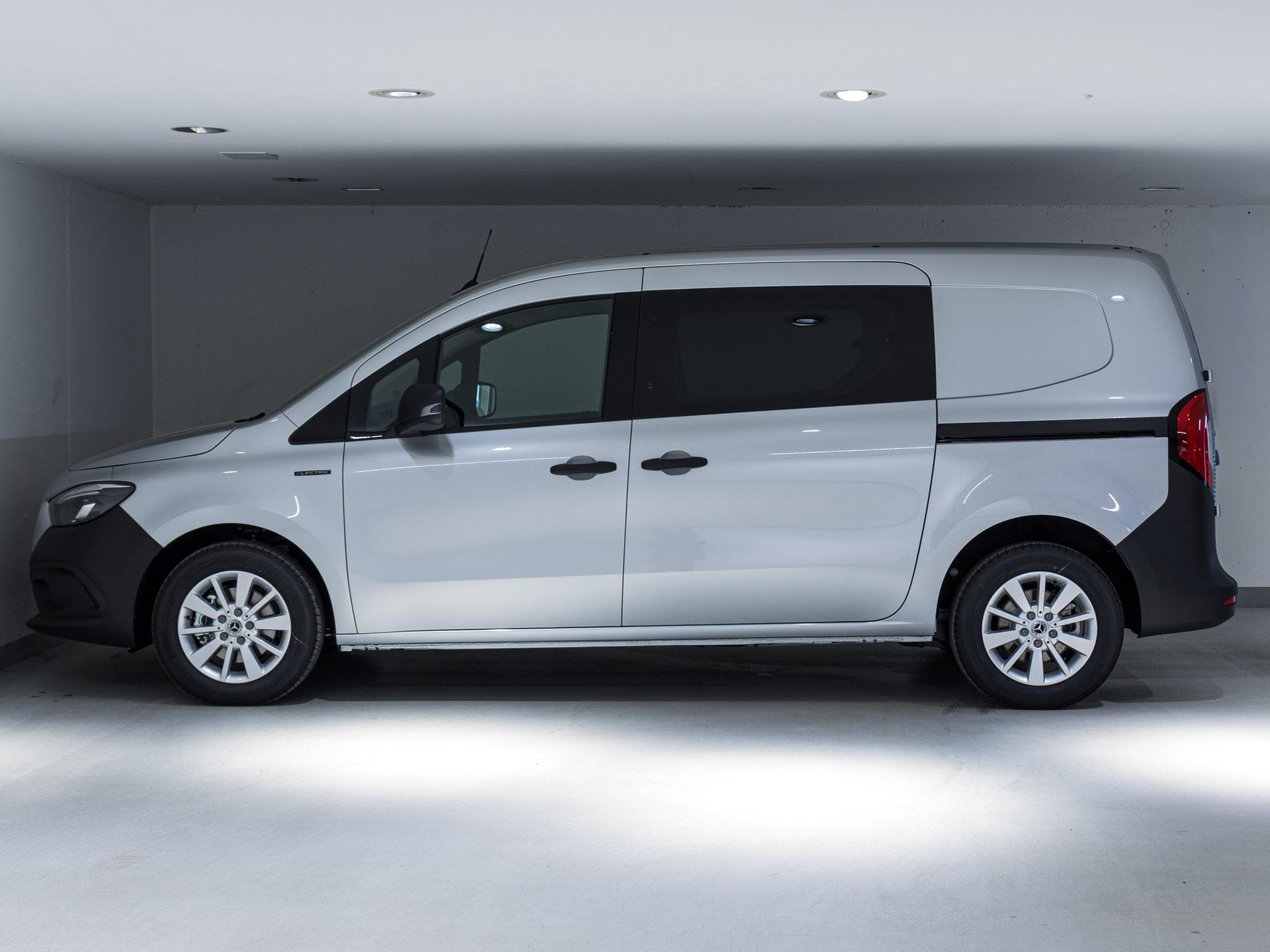 MERCEDES-BENZ eCitan Kasten BASE Lang-image-4