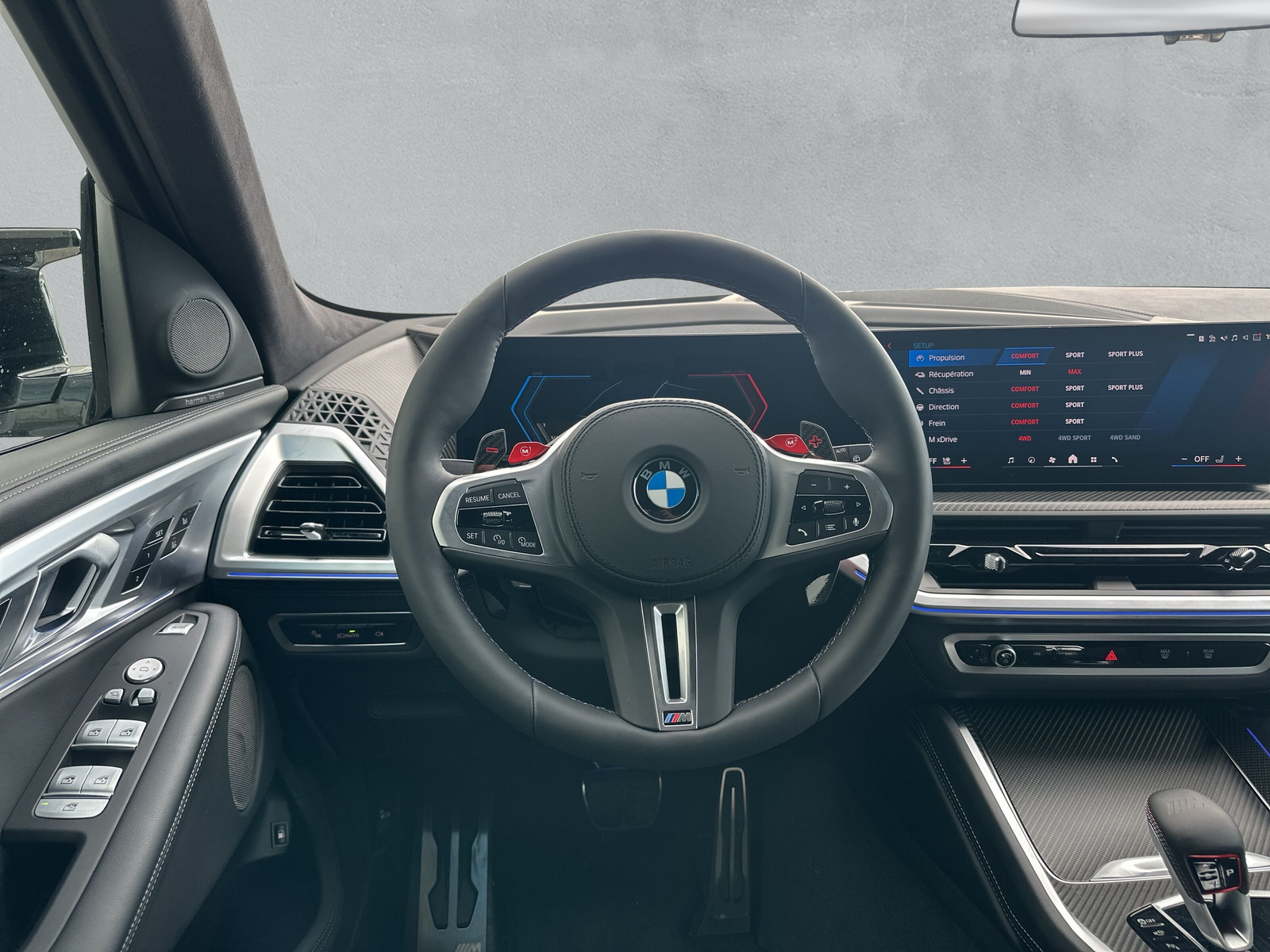 BMW XM xDrive 50e PHEV Steptronic-image-15
