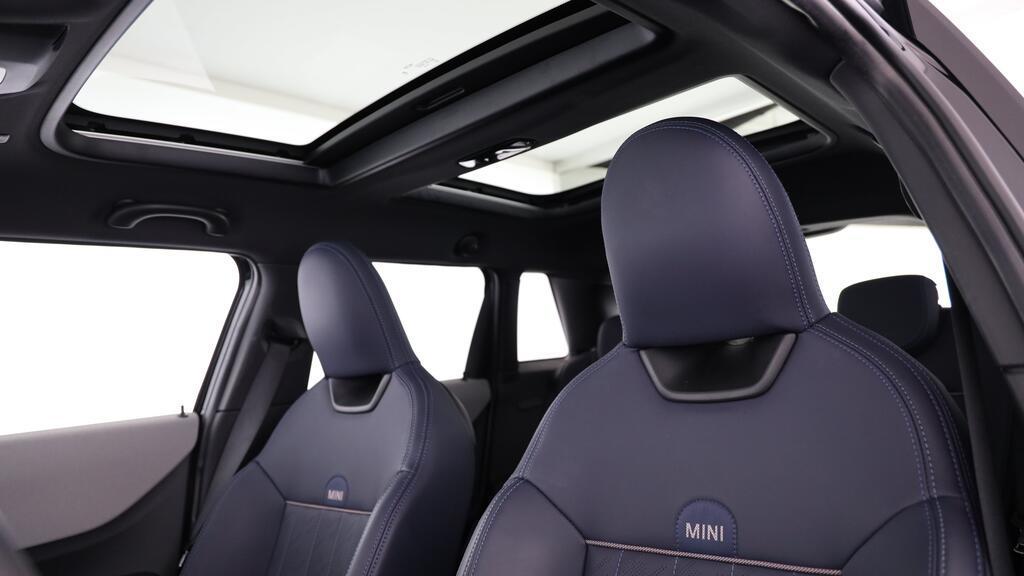 MINI Cooper 5 door C-image-17