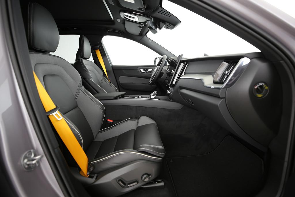 VOLVO XC60 2.0 T8 TE Polestar eAWD-image-5