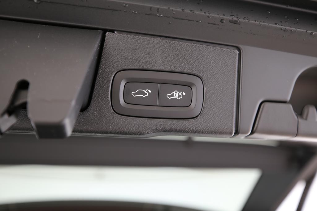 VOLVO XC60 2.0 T8 TE Polestar eAWD-image-13
