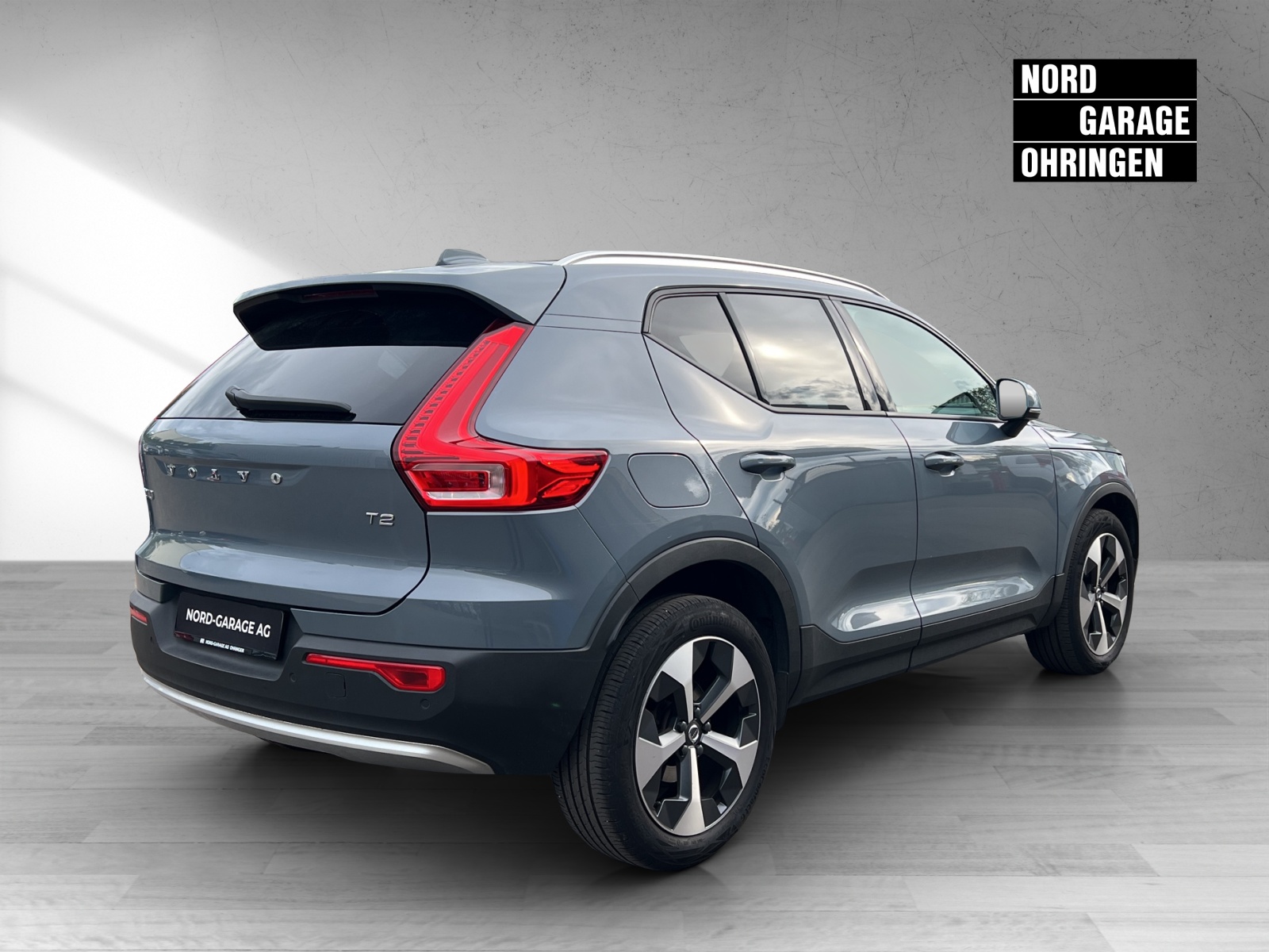 VOLVO XC40 T2 Momentum-image-4