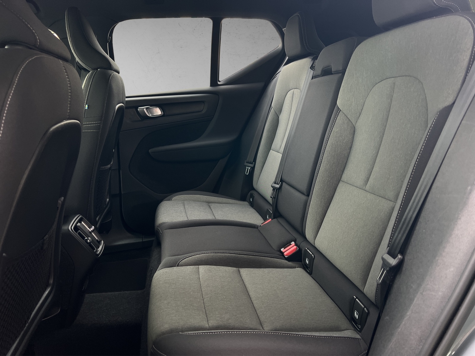 VOLVO XC40 T2 Momentum-image-14