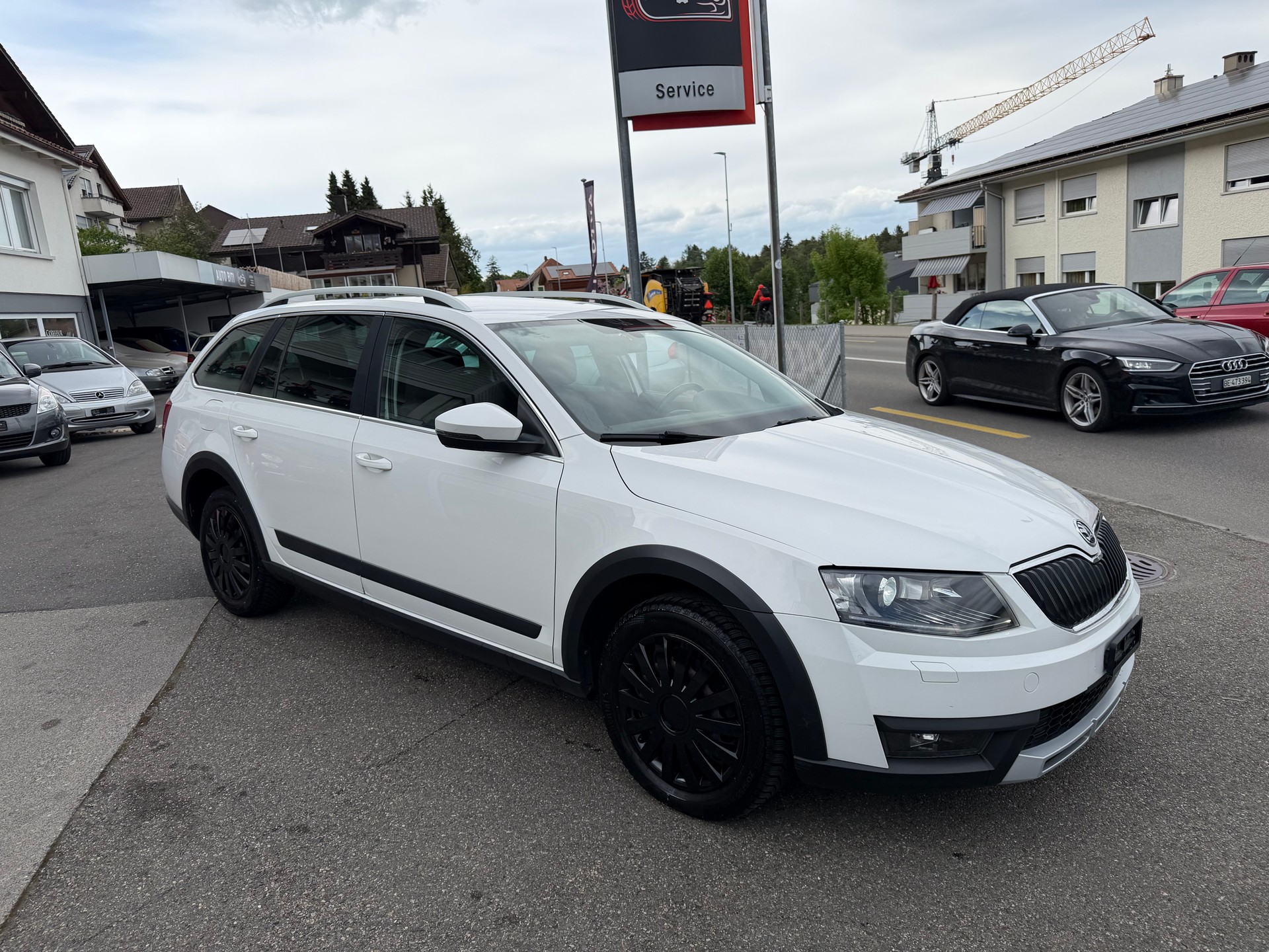 SKODA Octavia Combi 2.0 TDI Scout 4x4-image-1