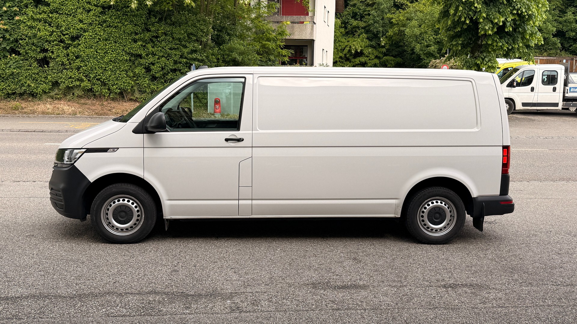 VW T6.1 2.0 TDI 4Motion DSG-image-3