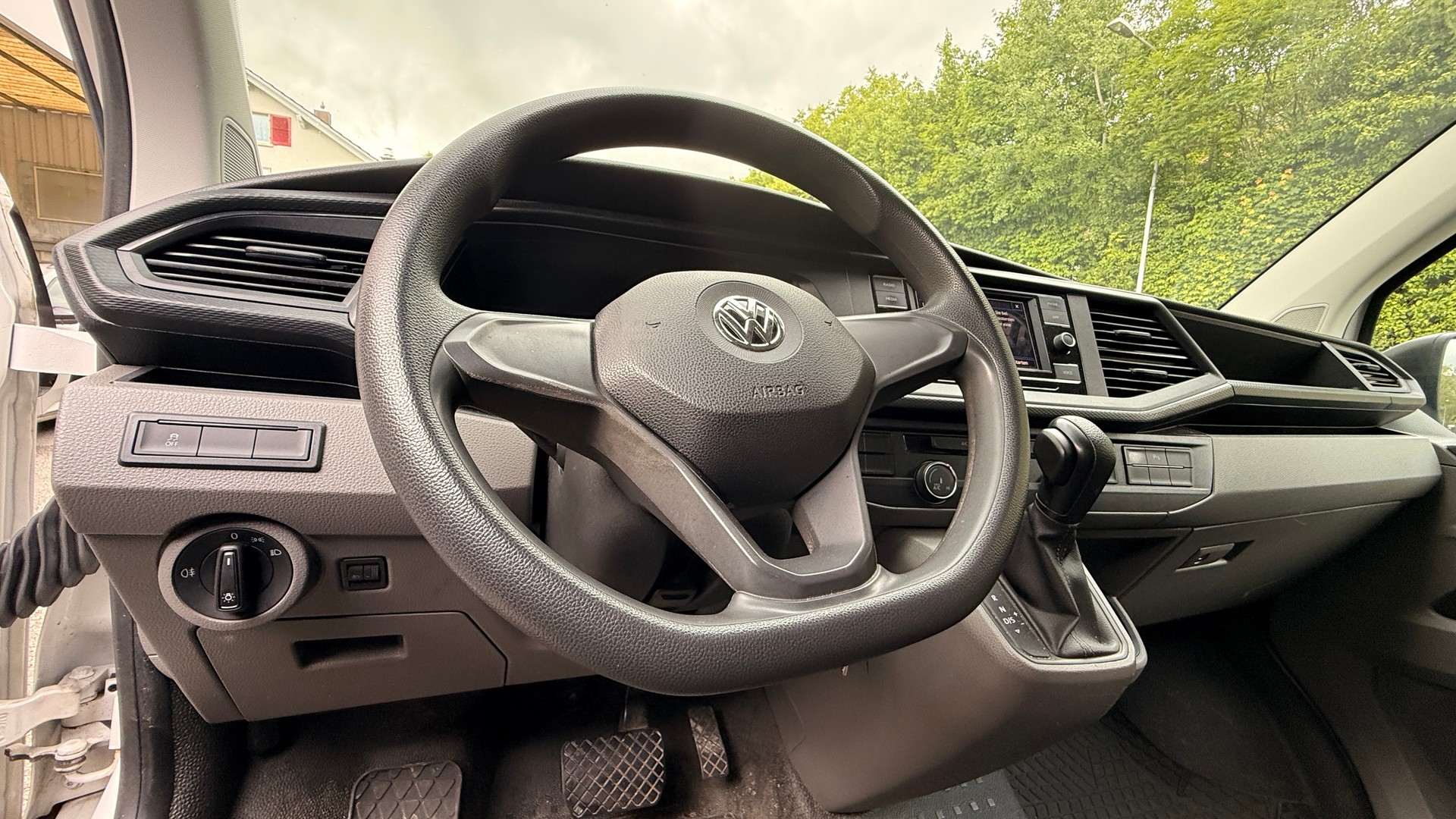 VW T6.1 2.0 TDI 4Motion DSG-image-9
