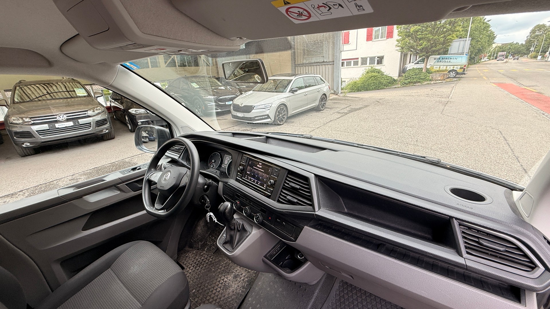 VW T6.1 2.0 TDI 4Motion DSG-image-12