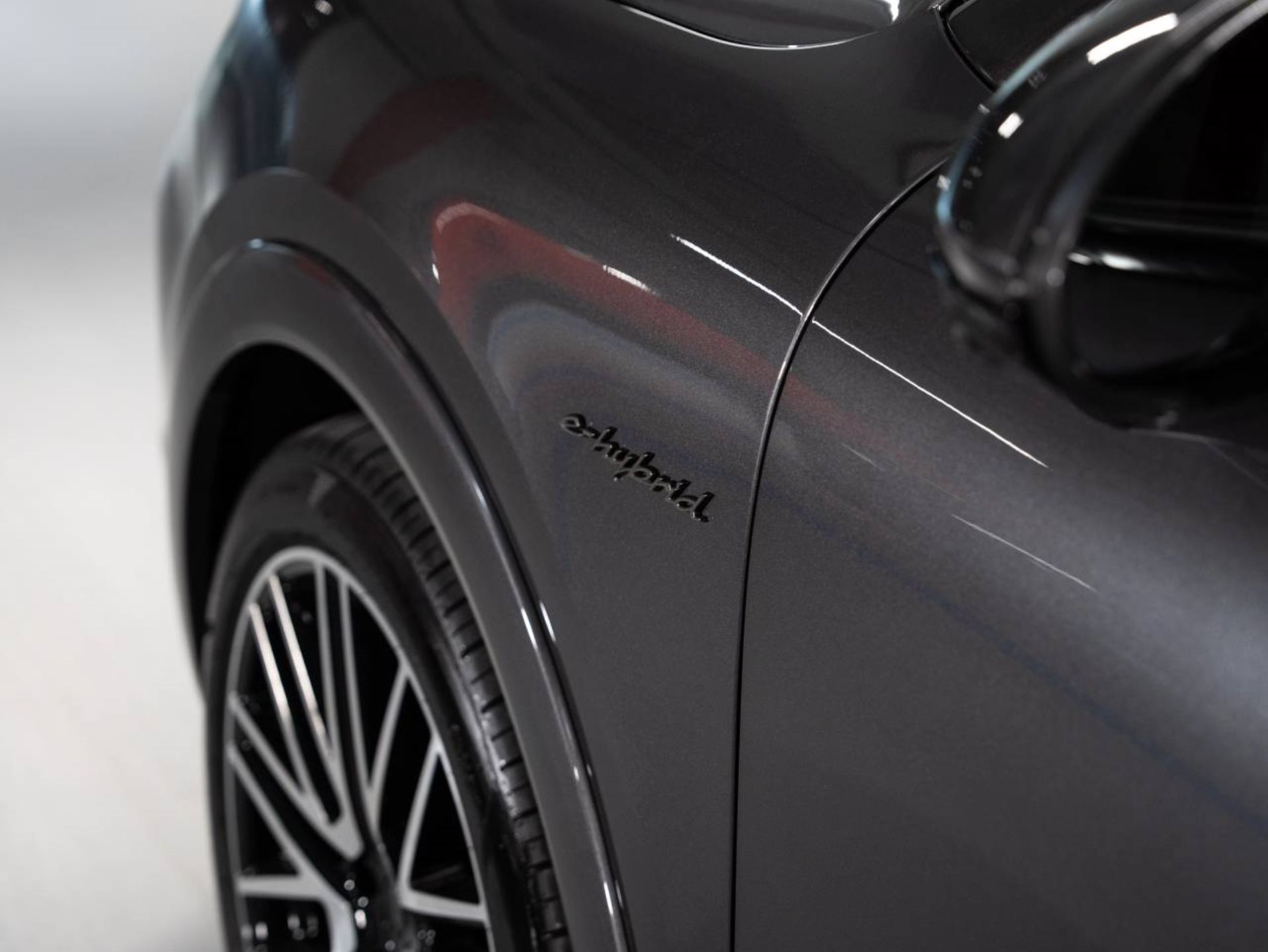 PORSCHE Cayenne Turbo E-Hybrid-image-24