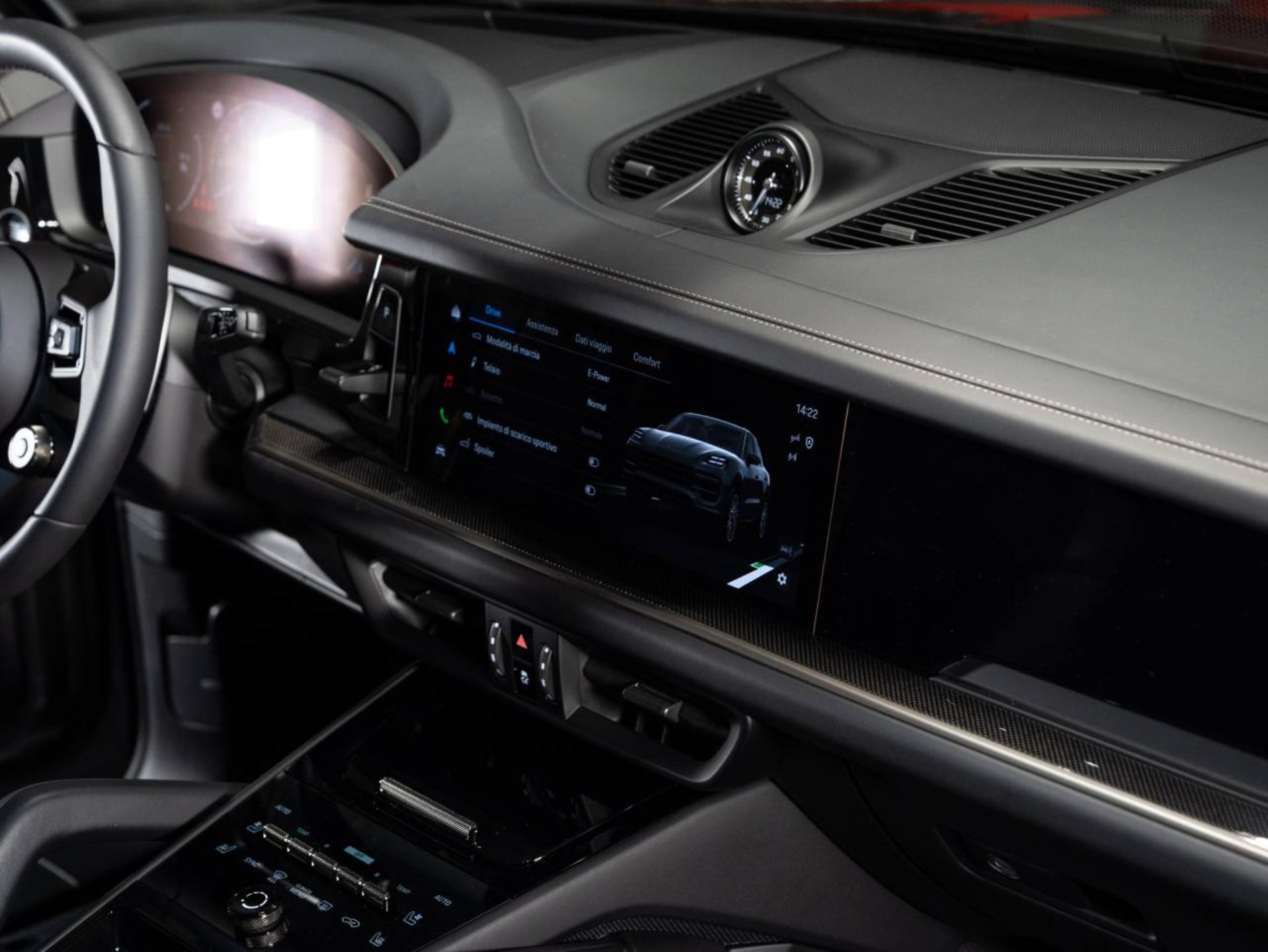 PORSCHE Cayenne Turbo E-Hybrid-image-10
