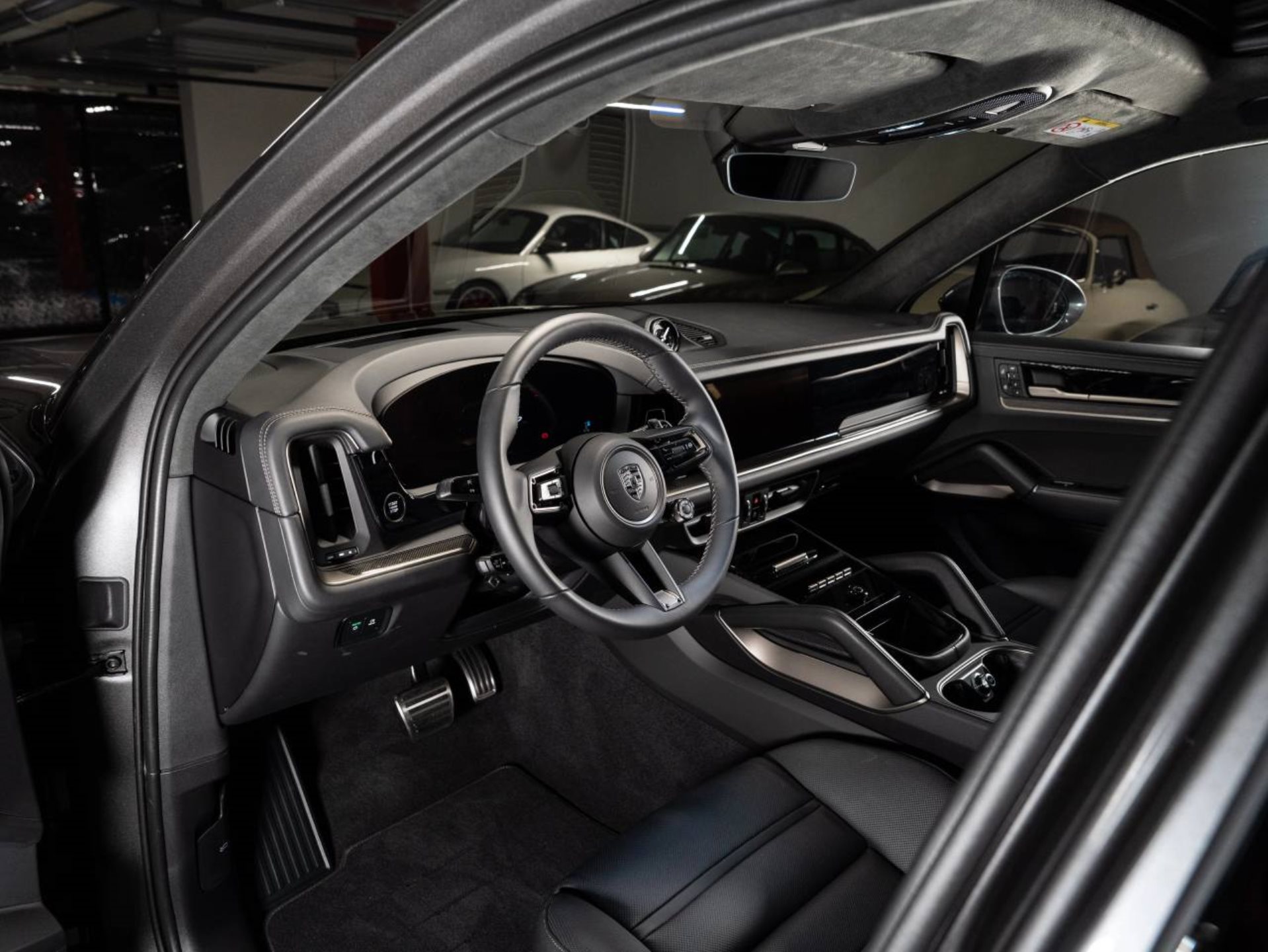 PORSCHE Cayenne Turbo E-Hybrid-image-3
