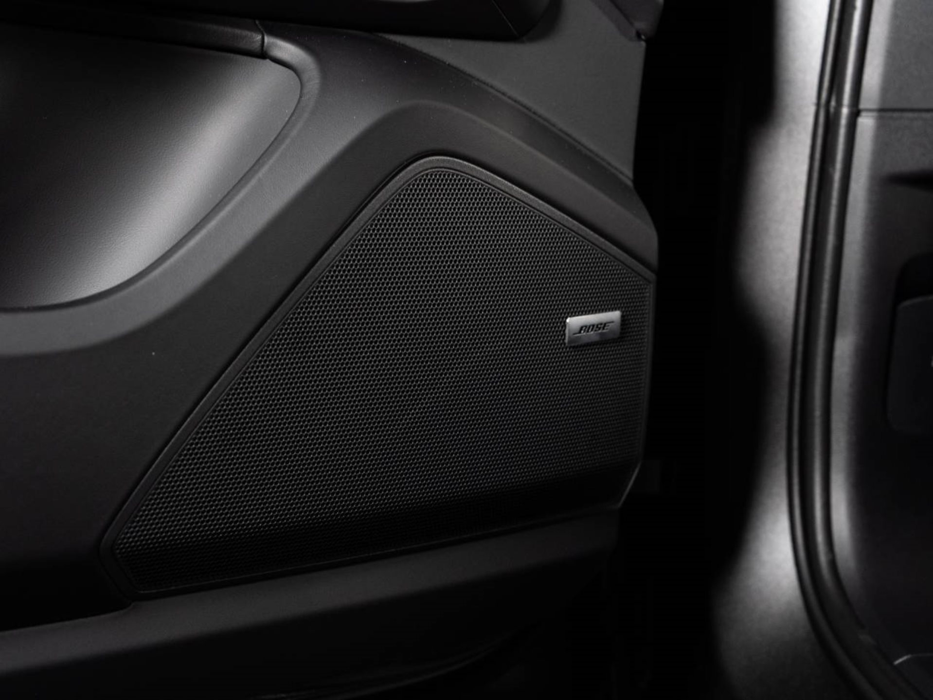 PORSCHE Cayenne Turbo E-Hybrid-image-17