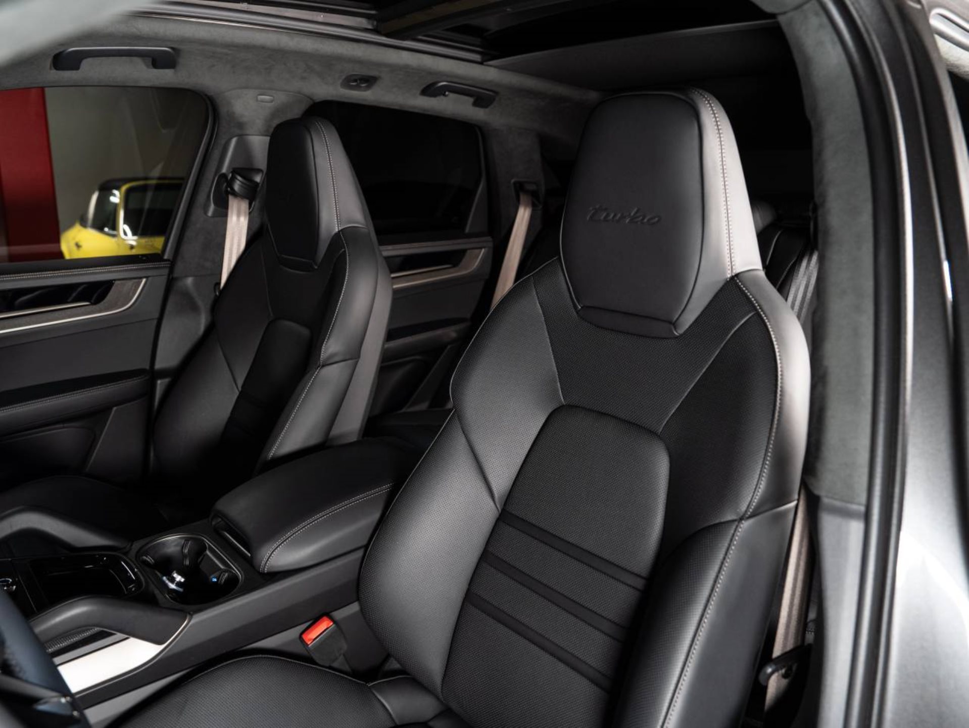 PORSCHE Cayenne Turbo E-Hybrid-image-4