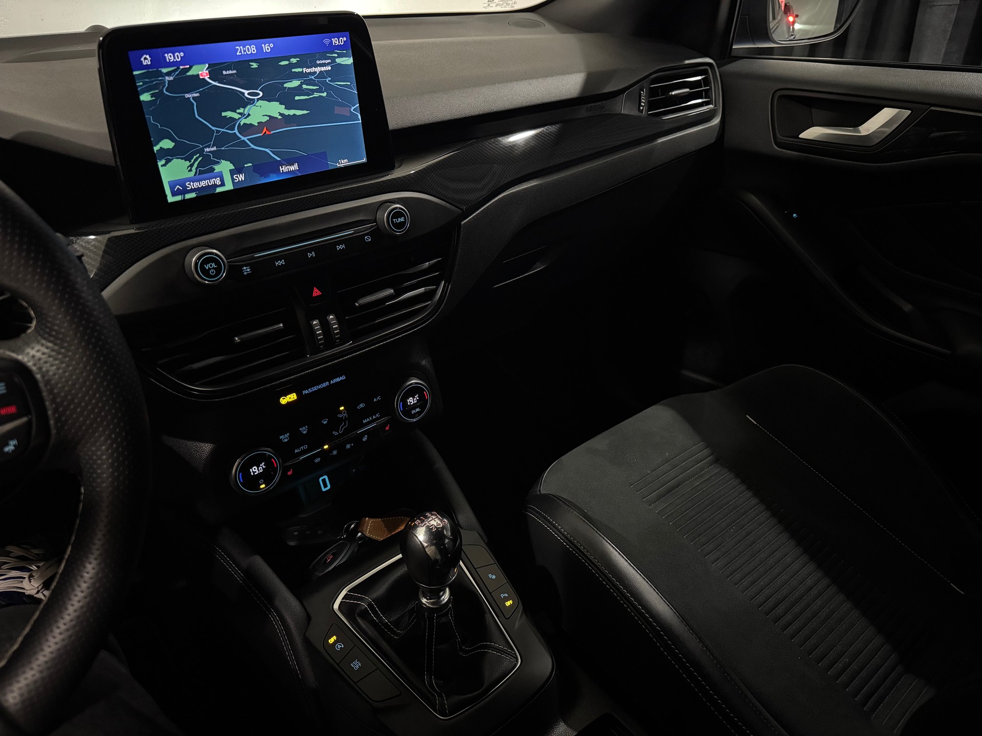 FORD Focus ST 2.0 ST Performance | 1.Hand | CH |-image-17