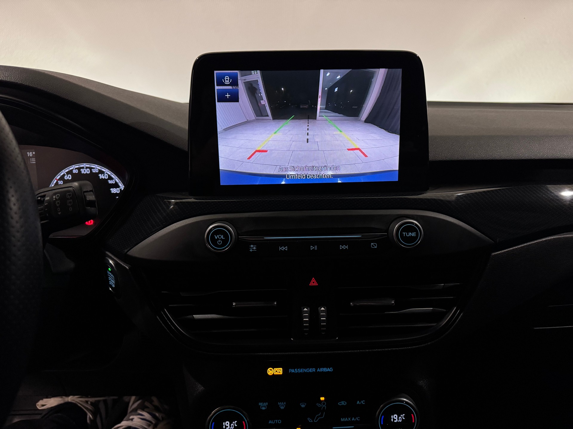 FORD Focus ST 2.0 ST Performance | 1.Hand | CH |-image-18