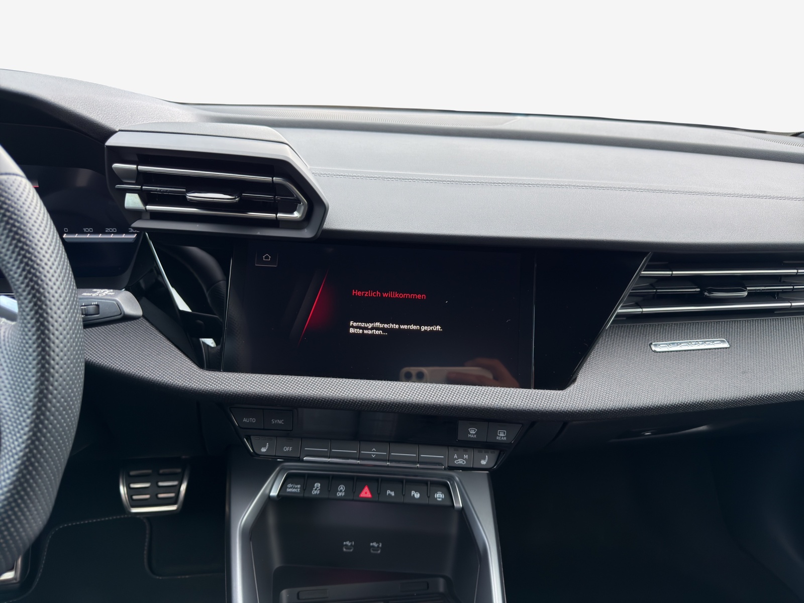 AUDI S3 Sportback TFSI quattro S-tronic-image-10