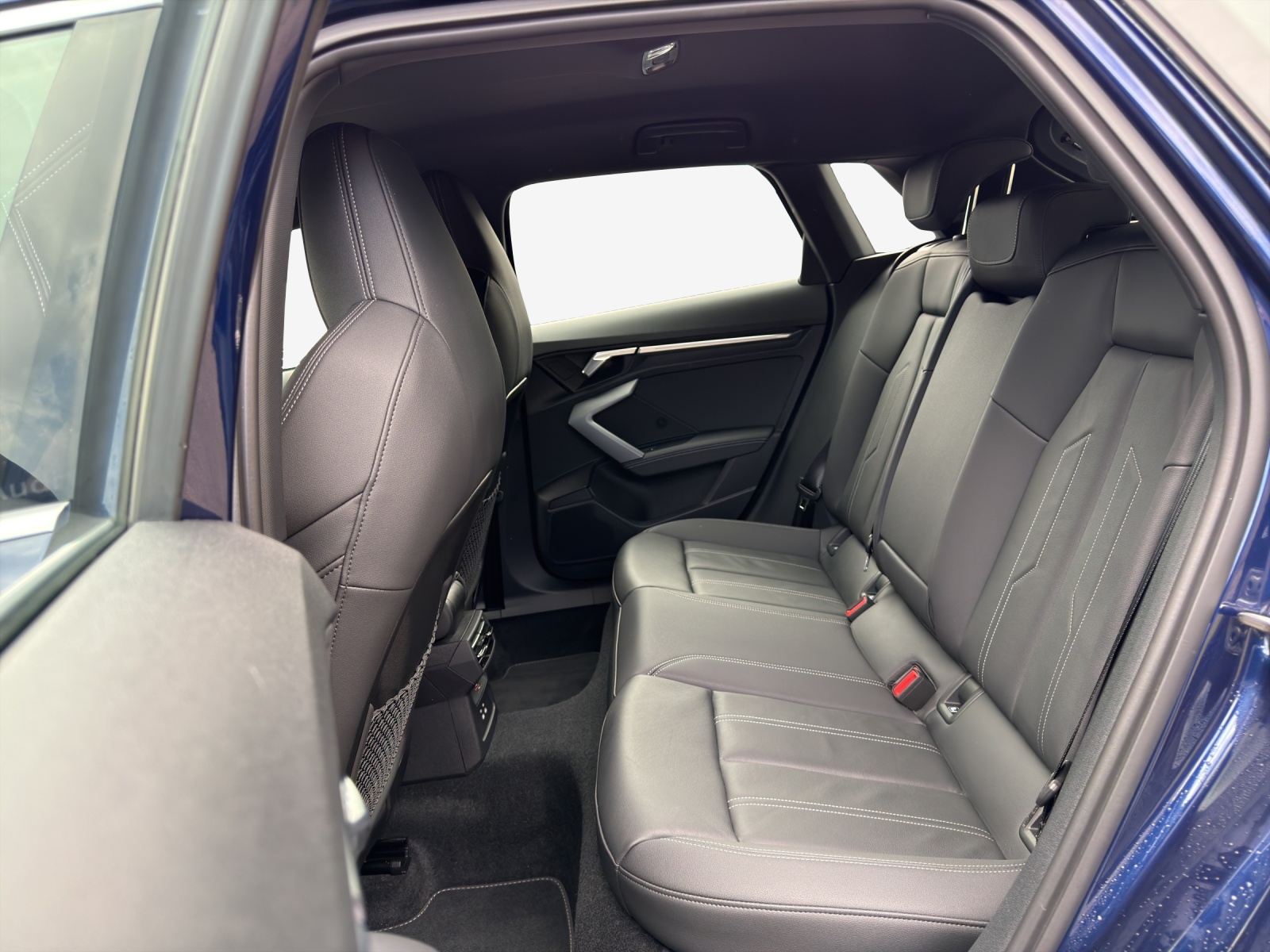 AUDI S3 Sportback TFSI quattro S-tronic-image-11