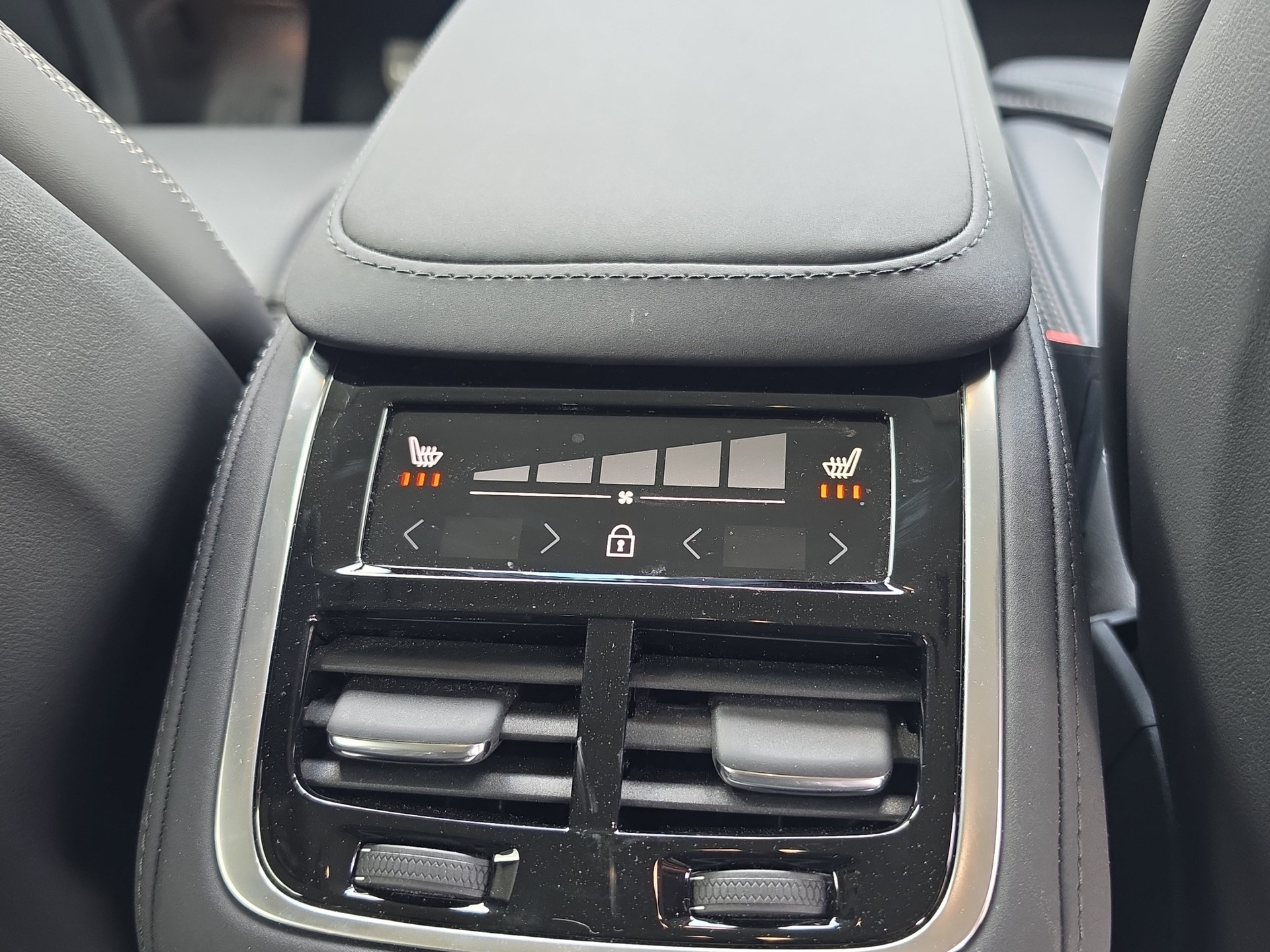 VOLVO XC90 2.0 T8 TE Plus Dark eAWD-image-16