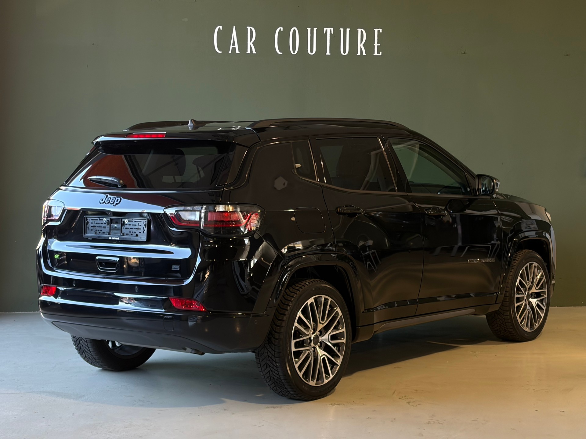 JEEP Compass 4x2 1.5 T MHEV Summit * CH-Fahrzeug *-image-3