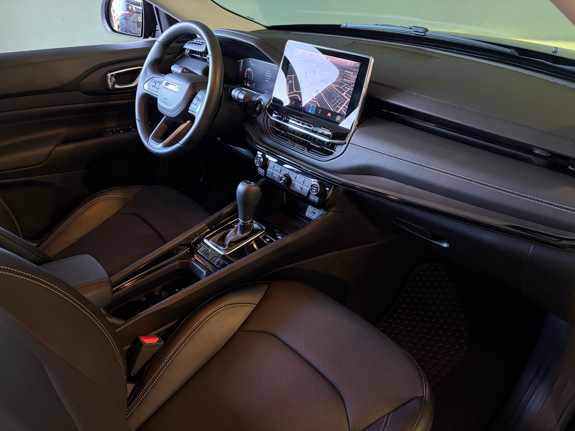 JEEP Compass 4x2 1.5 T MHEV Summit * CH-Fahrzeug *-image-15