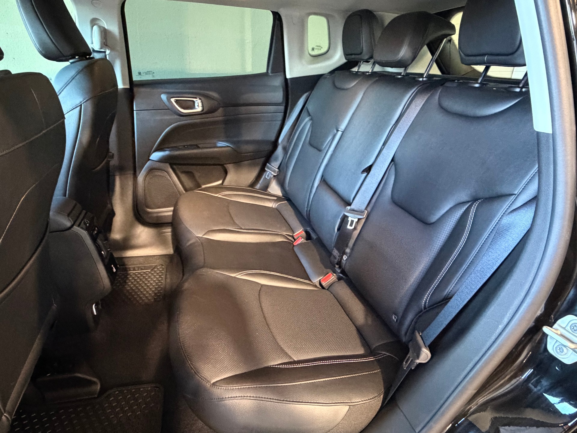 JEEP Compass 4x2 1.5 T MHEV Summit * CH-Fahrzeug *-image-6