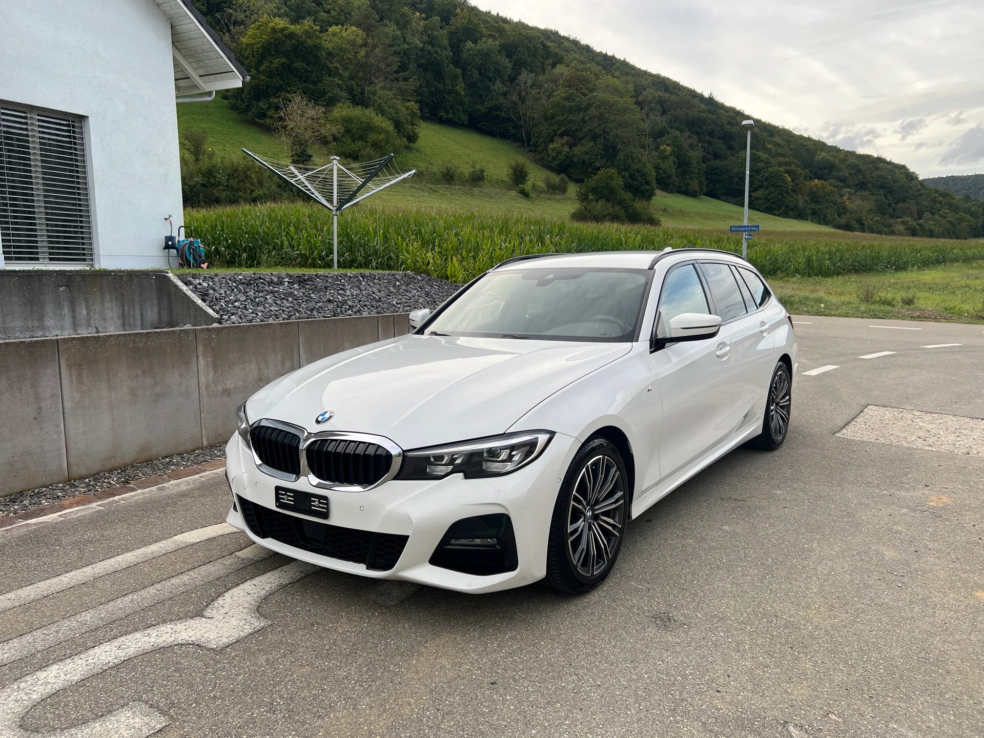BMW 320d xDrive 48V Touring Steptronic * M - Sportpaket * LEDER * AHK 1.800 Kg *-image-5
