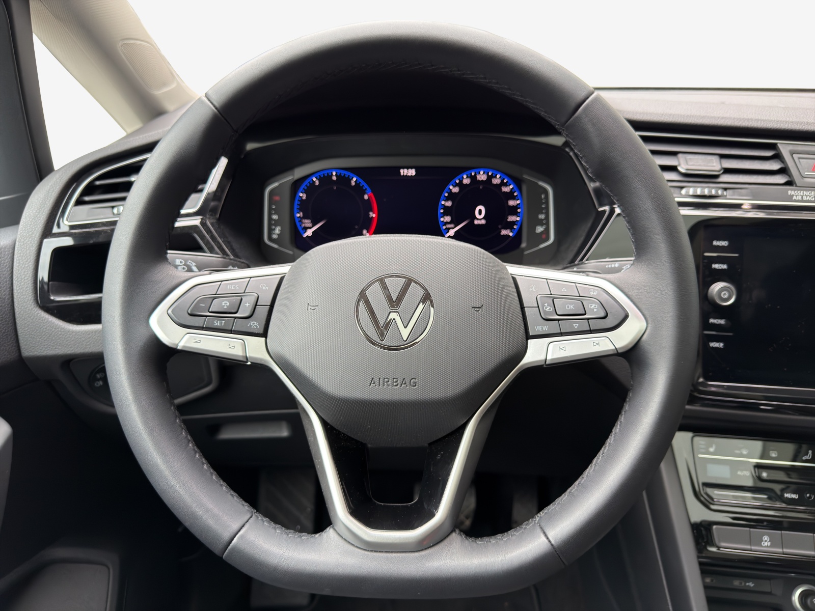 VW Touran 1.5 TSI EVO Comfortline DSG-image-9