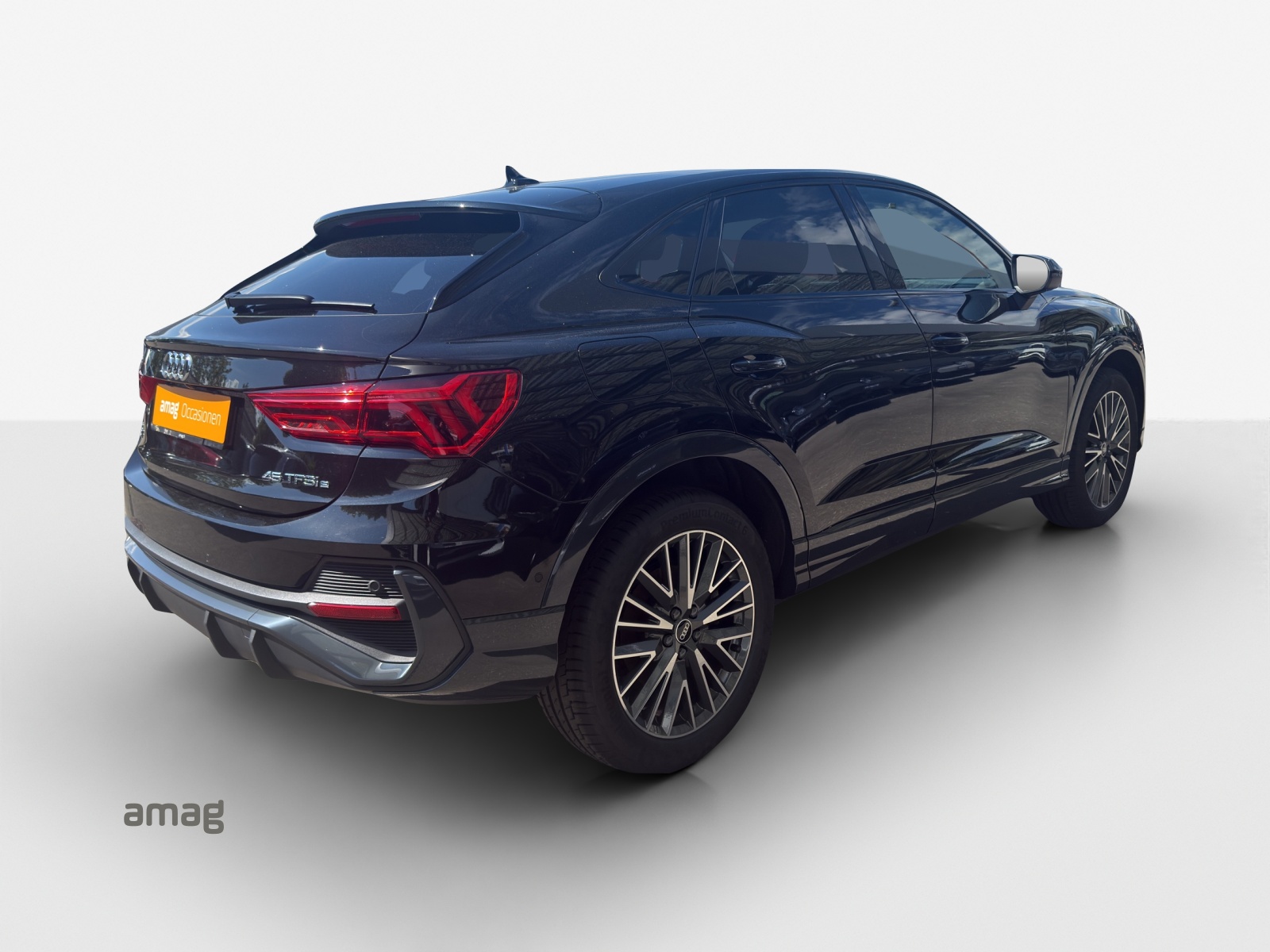 AUDI Q3 Sportback 45 TFSI e Attraction S-tronic-image-4