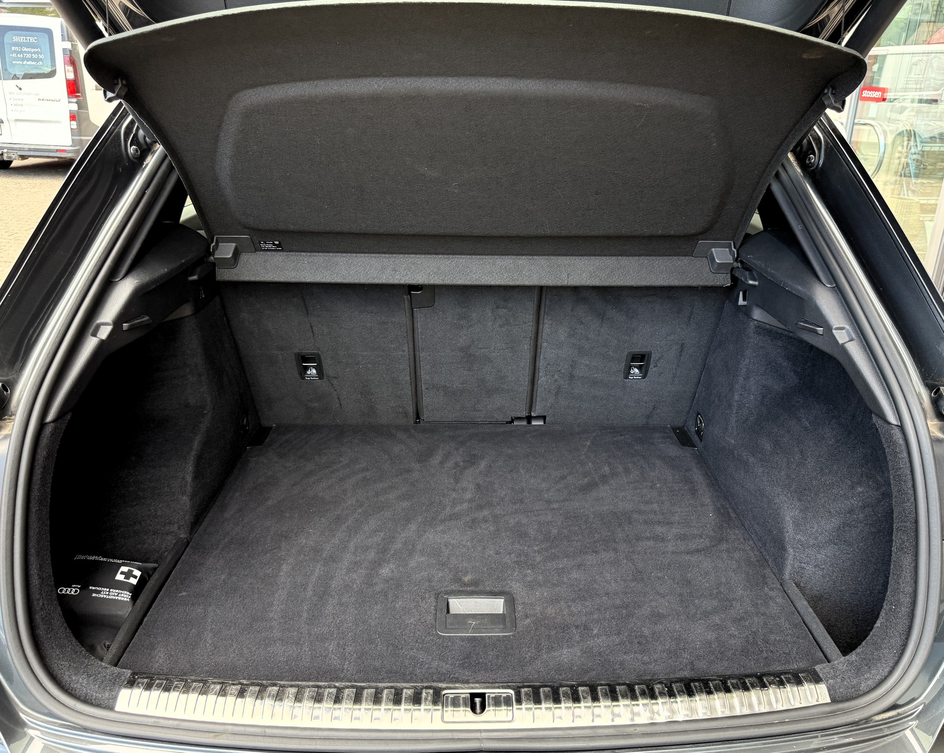 AUDI Q3 35 TFSI S line S-tronic-image-6
