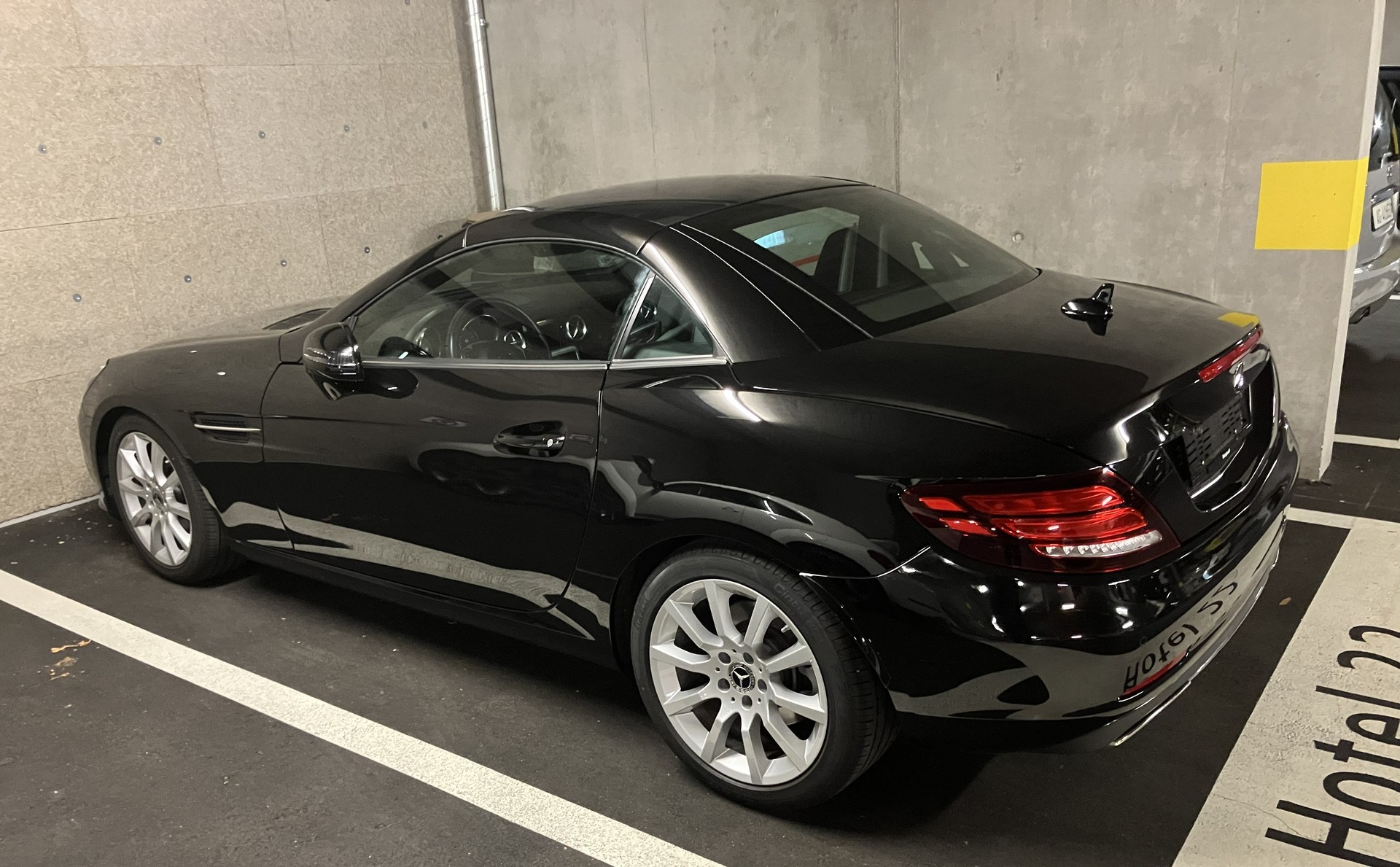 MERCEDES-BENZ SLC 200-image-4