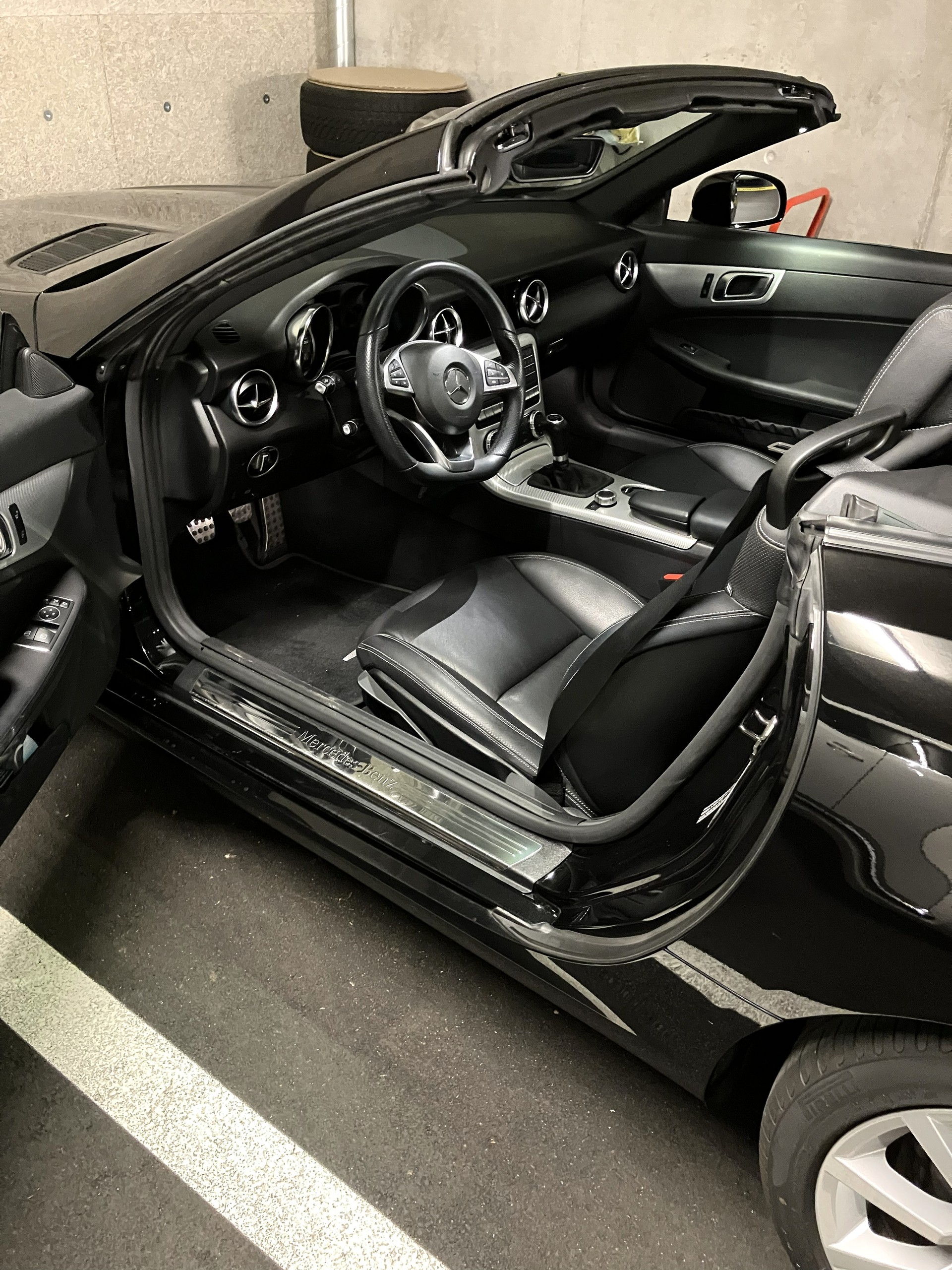 MERCEDES-BENZ SLC 200-image-5