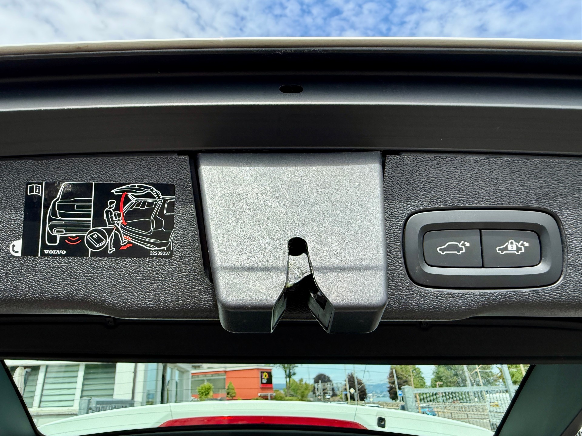 VOLVO XC60 B4 Diesel Mild Hybrid AWD Inscription Geartronic-image-14