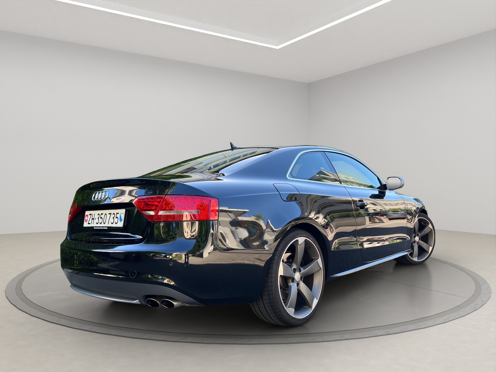 AUDI 4.2 V8 FSI quattro T-Tronic-image-3