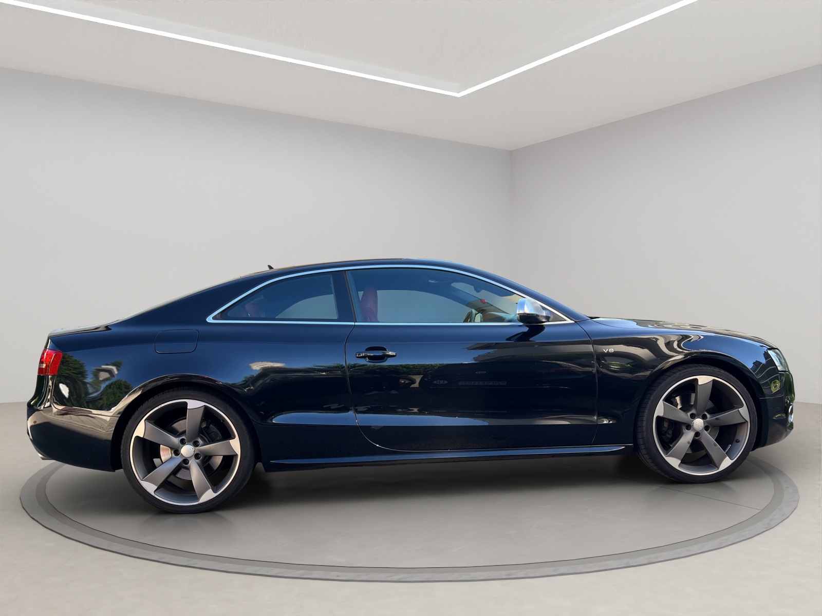AUDI 4.2 V8 FSI quattro T-Tronic-image-5
