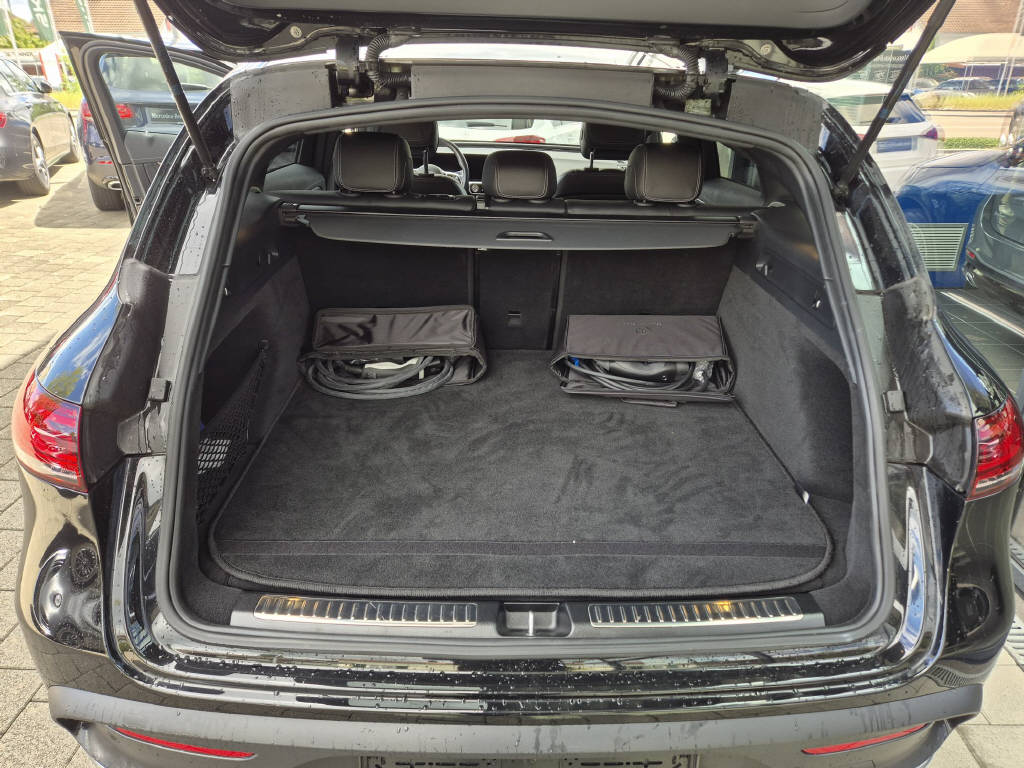 MERCEDES-BENZ EQC 400 4Matic AMG Line-showroom-element-3