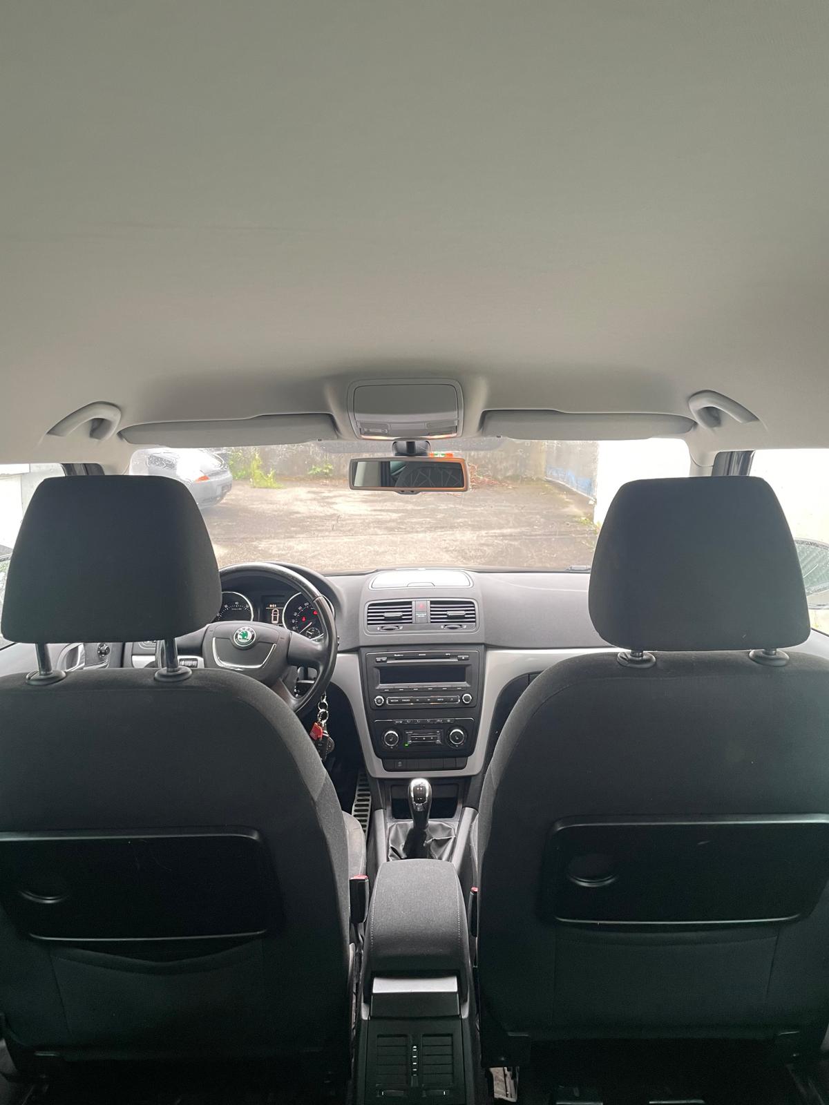 SKODA Yeti 1.4 TSI Ambition-image-12