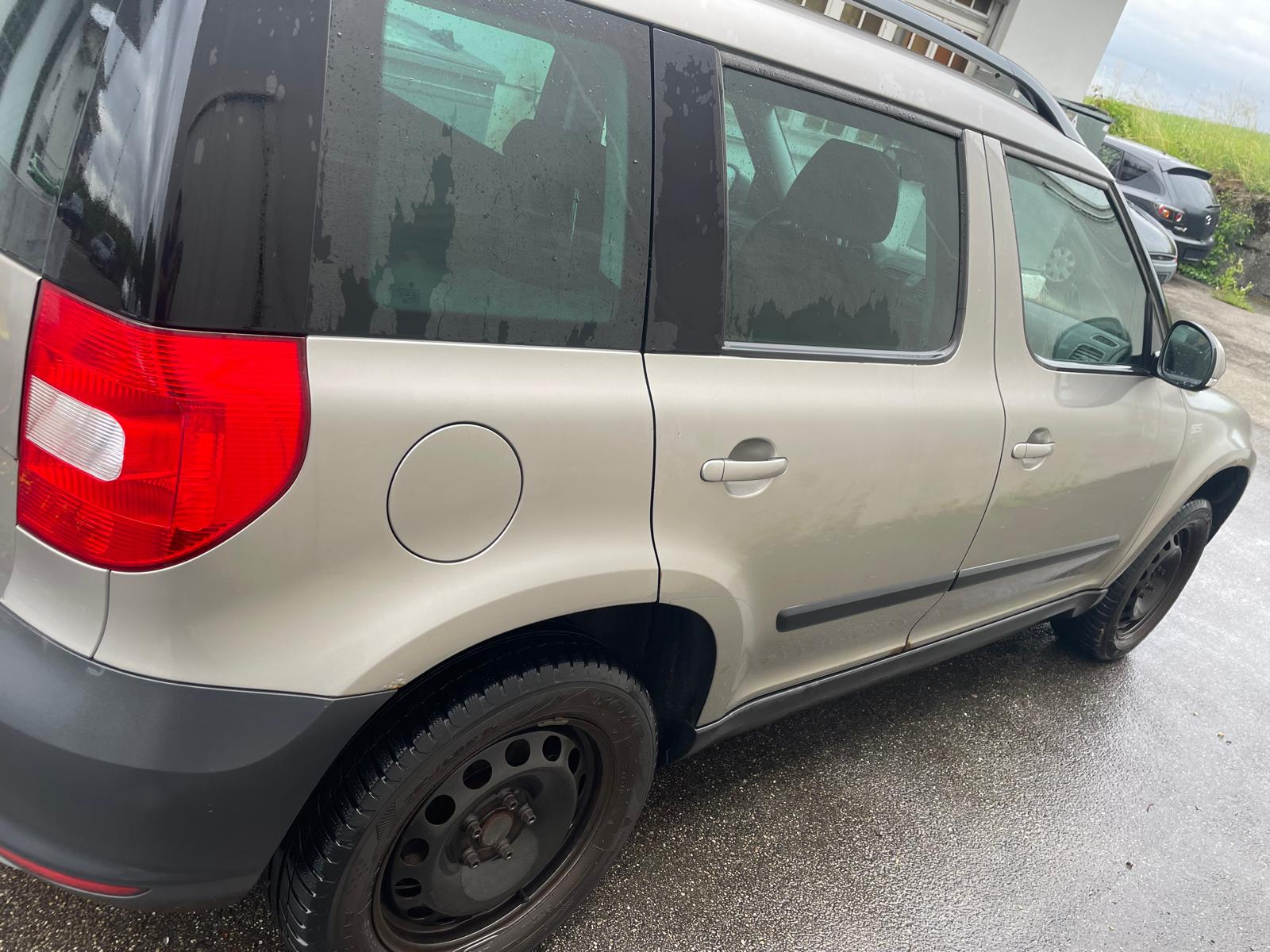 SKODA Yeti 1.4 TSI Ambition-image-14
