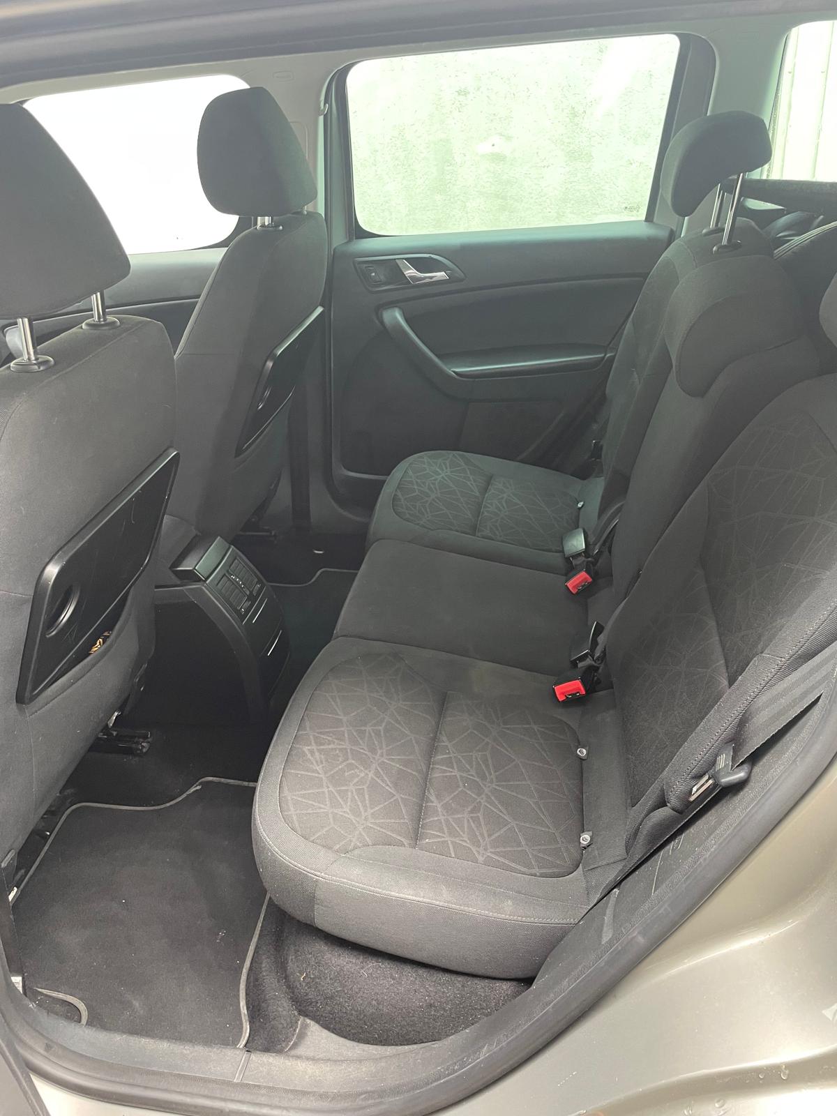 SKODA Yeti 1.4 TSI Ambition-image-8