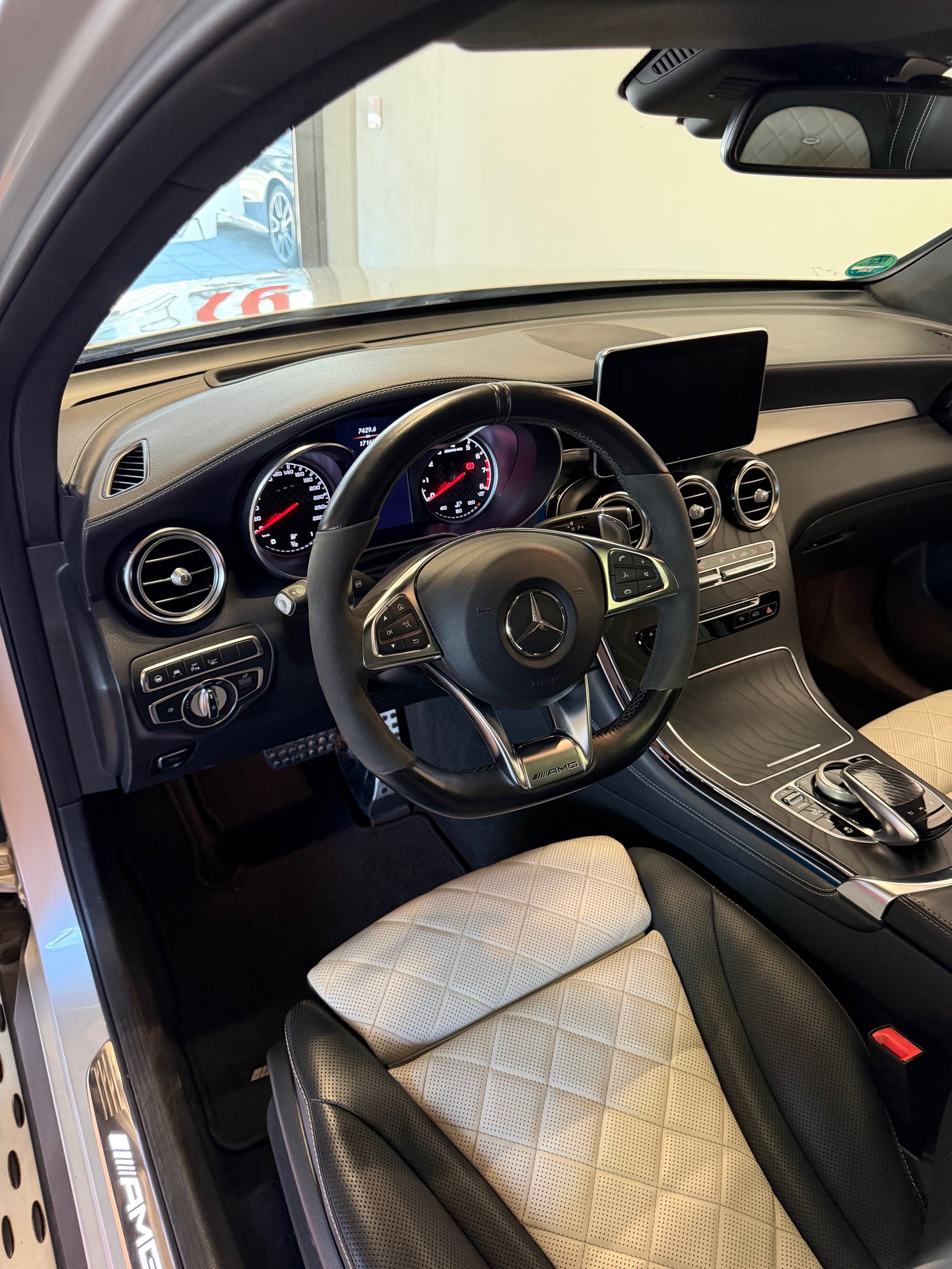 MERCEDES-BENZ GLC 43 AMG 4Matic 9G-Tronic-image-6