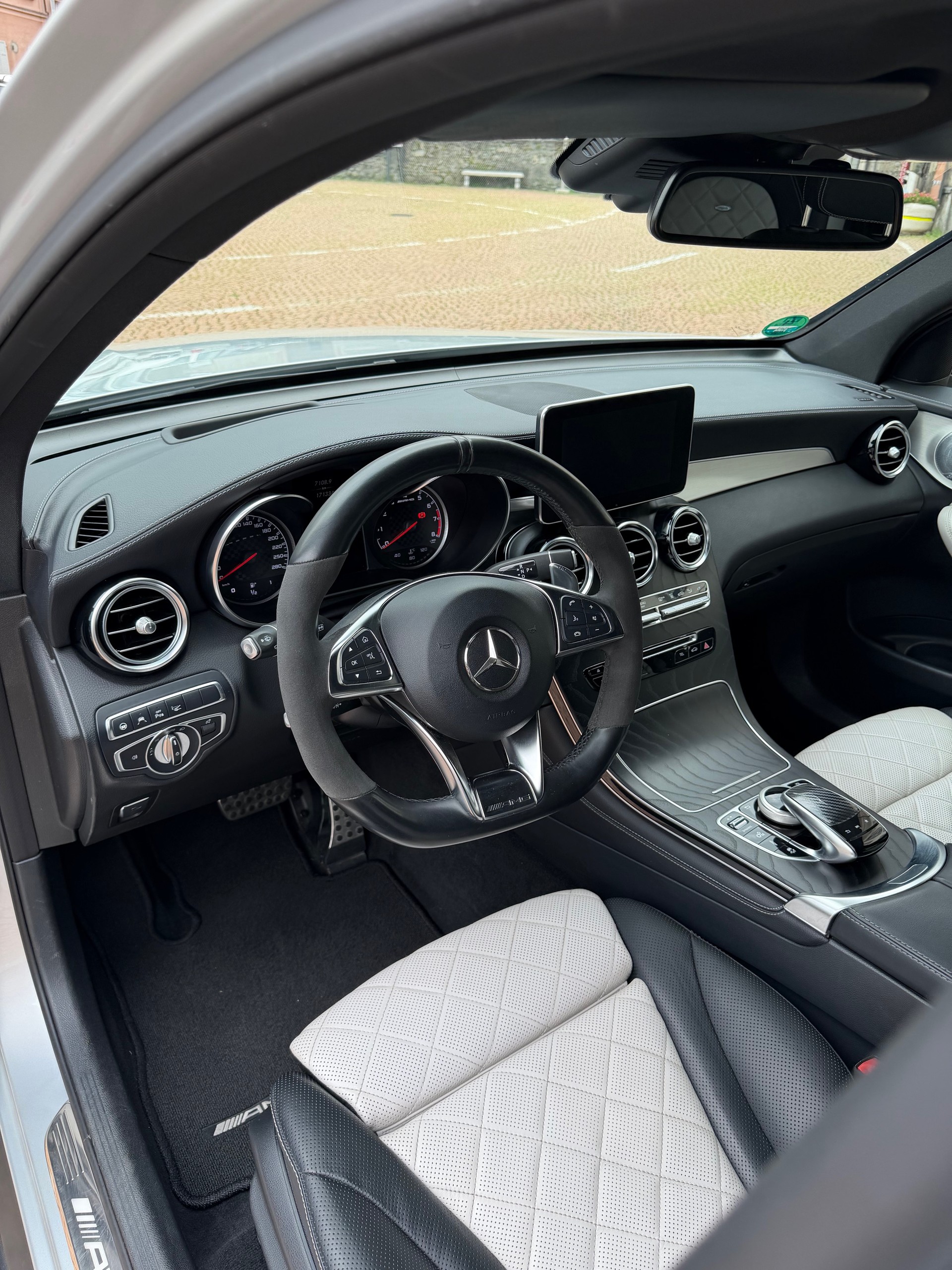 MERCEDES-BENZ GLC 43 AMG 4Matic 9G-Tronic-image-10
