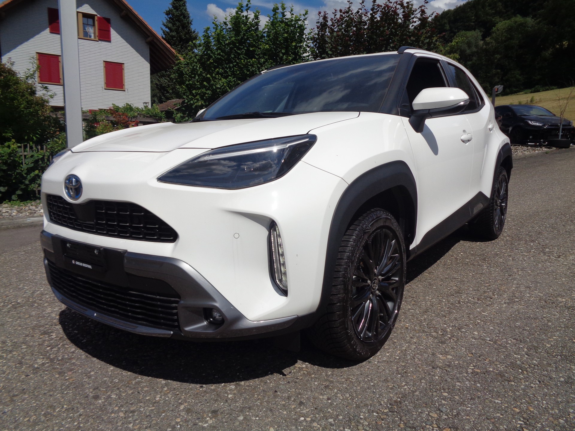 TOYOTA Yaris Cross 1.5 Elegant e-CVT AWDi-image-0