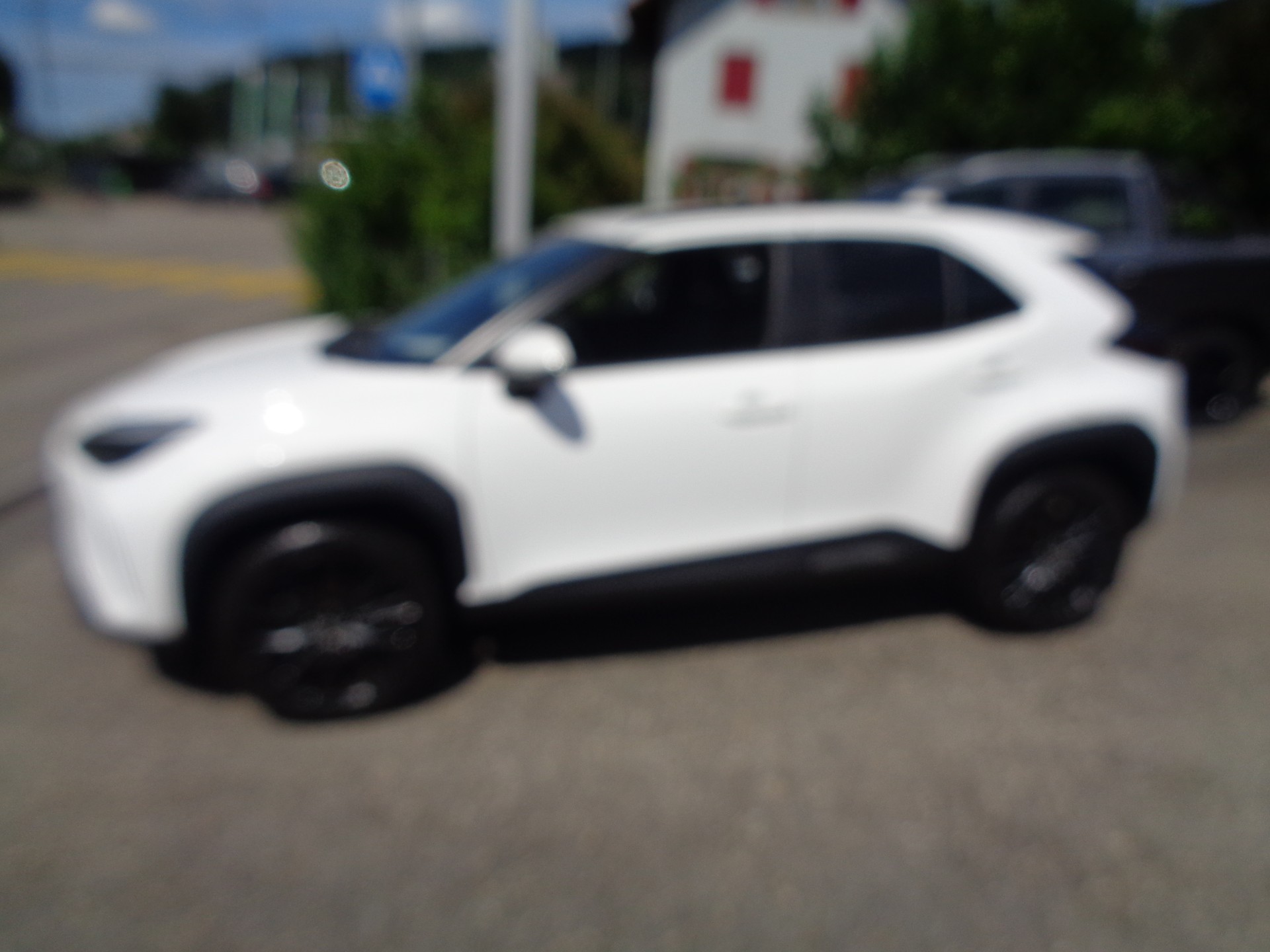 TOYOTA Yaris Cross 1.5 Elegant e-CVT AWDi-image-2