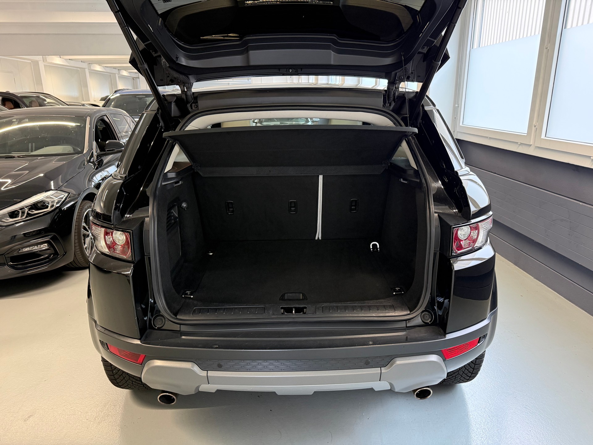 LAND ROVER Range Rover Evoque 2.2 SD4 Pure AT6-image-5