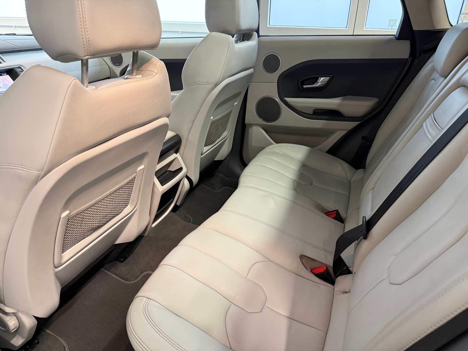 LAND ROVER Range Rover Evoque 2.2 SD4 Pure AT6-image-16