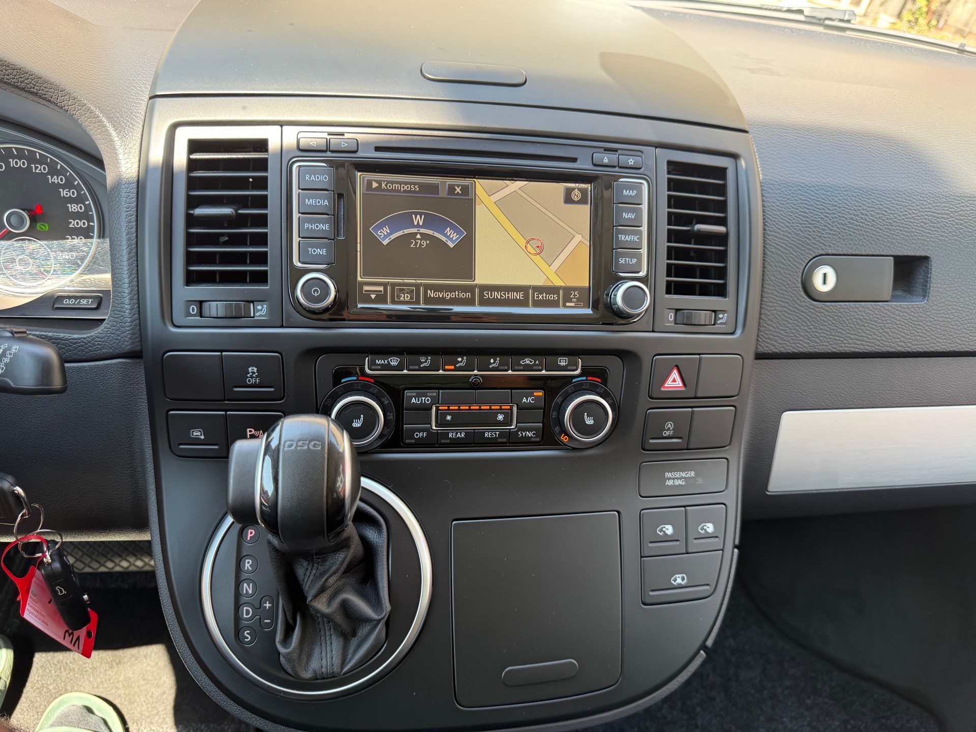 VW T5 Multivan 2.0 Bi-TDI CR HL Last Ed. 4Motion DSG-image-11