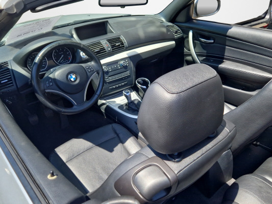 BMW 120i-image-6